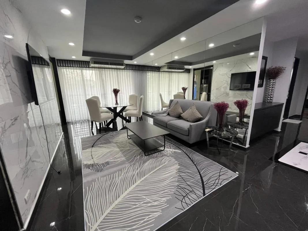 Property photos for Avenue 61