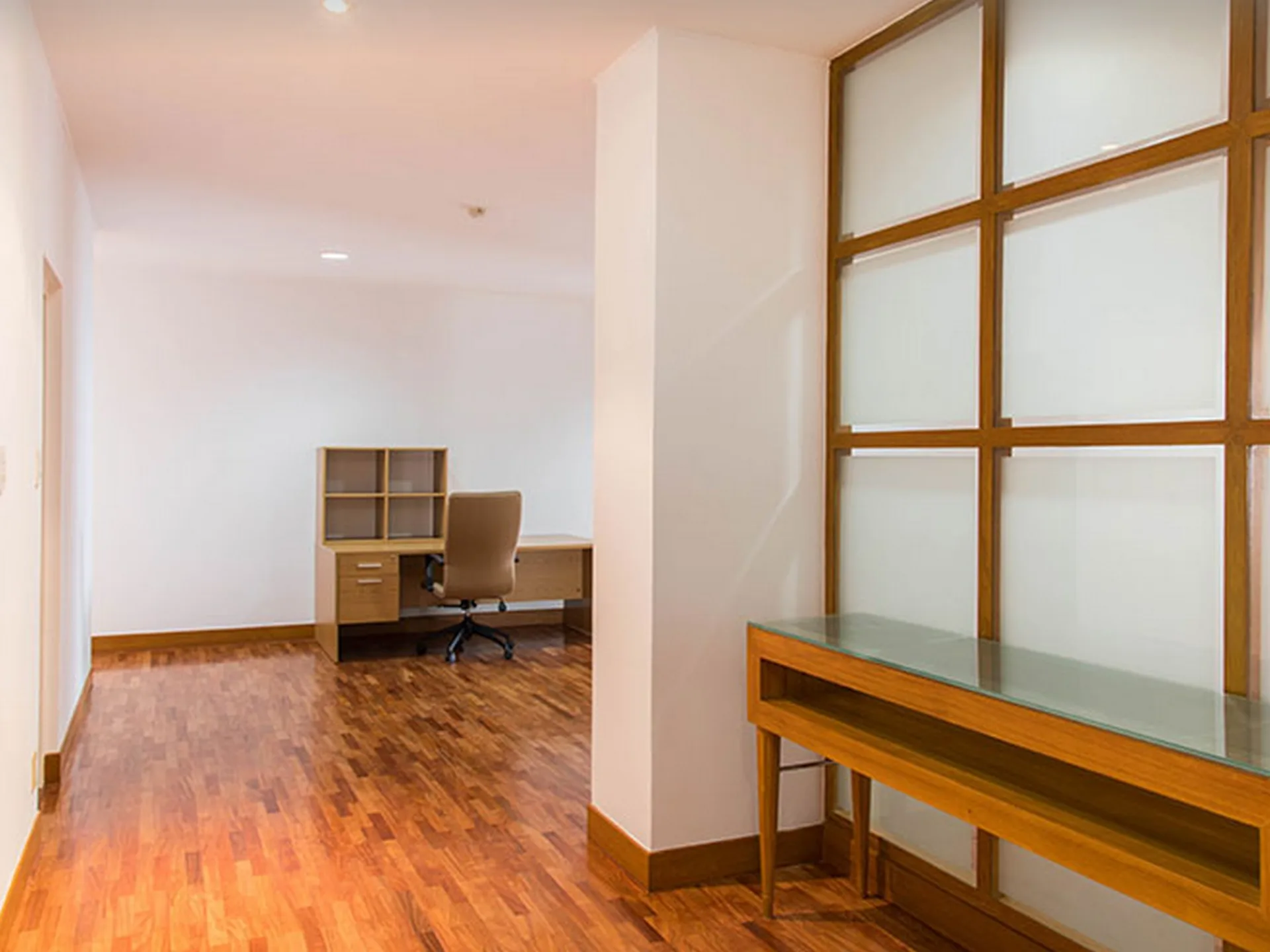 Property photos for Krungthep Thani Tower