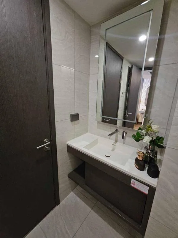 Property photos for Siamese Exclusive Queens