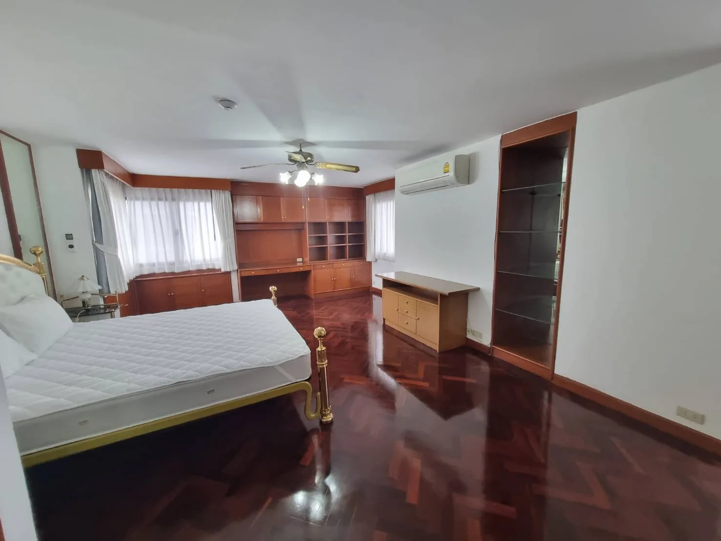 Property photos for Four Wings Mansion