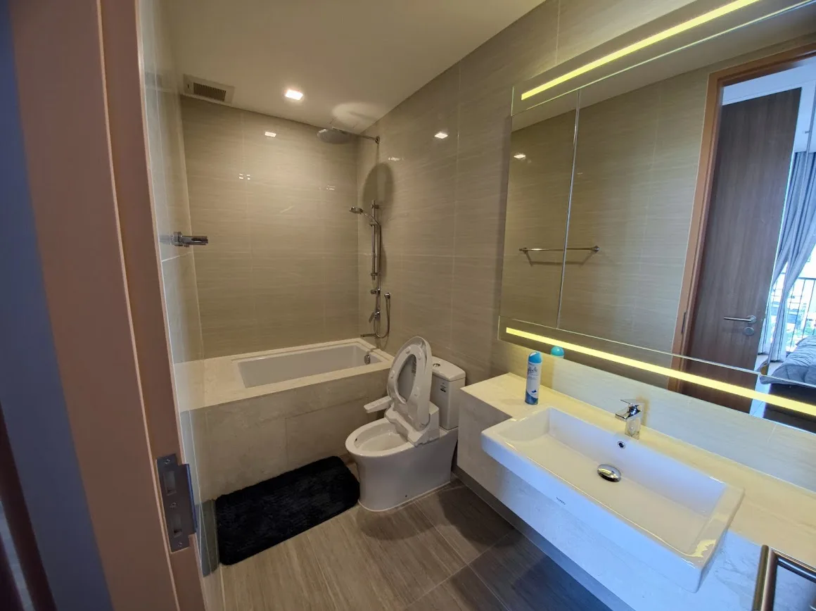 Property photos for Noble BE 33