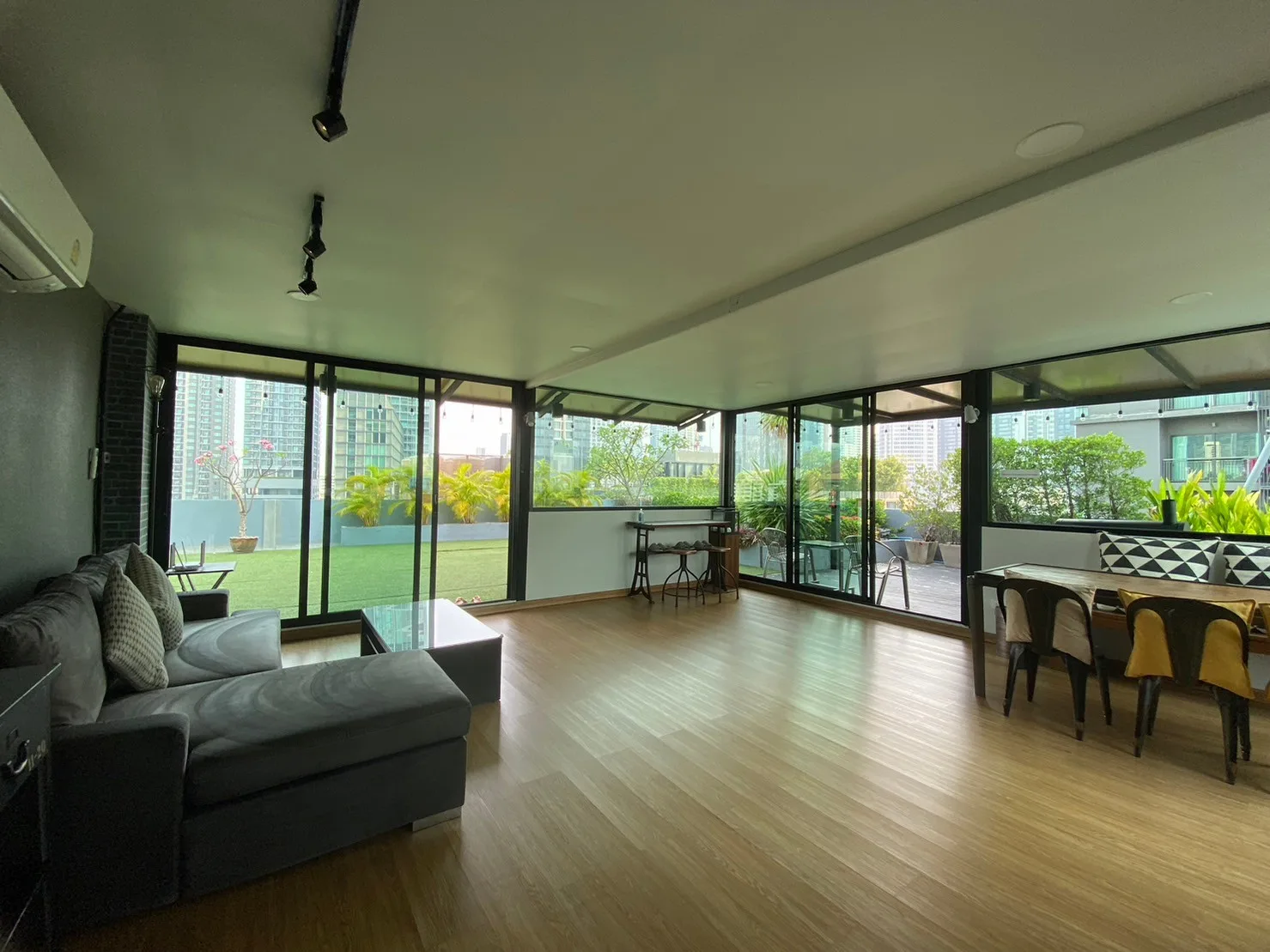 Property photos for Quad Sukhumvit 36 Serviced Apartment
