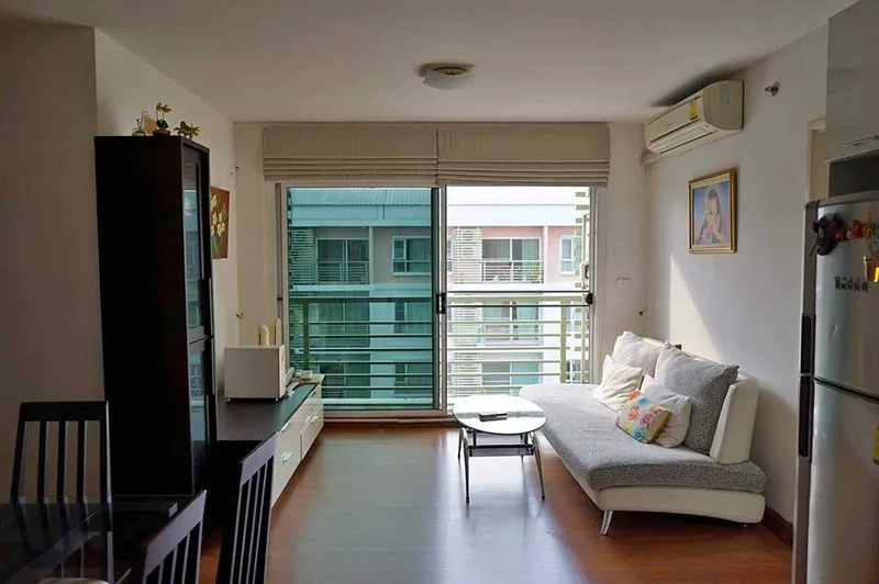 Property photos for Phahol Metro