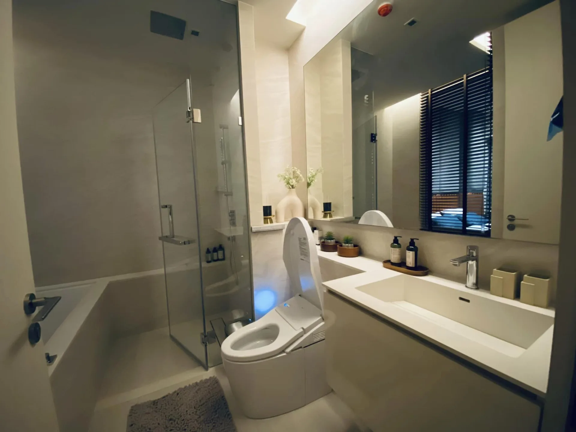 Property photos for The Strand Thonglor