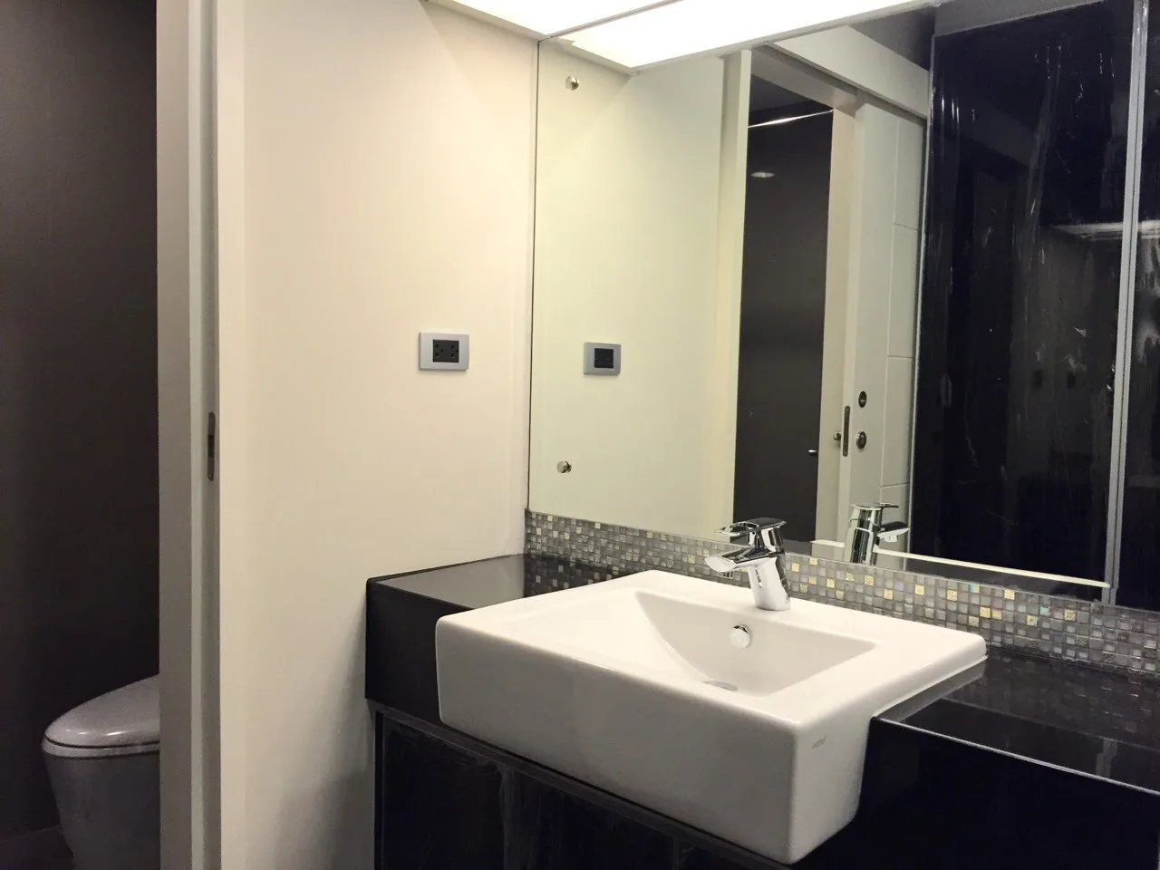 Property photos for The Crest Sukhumvit 34