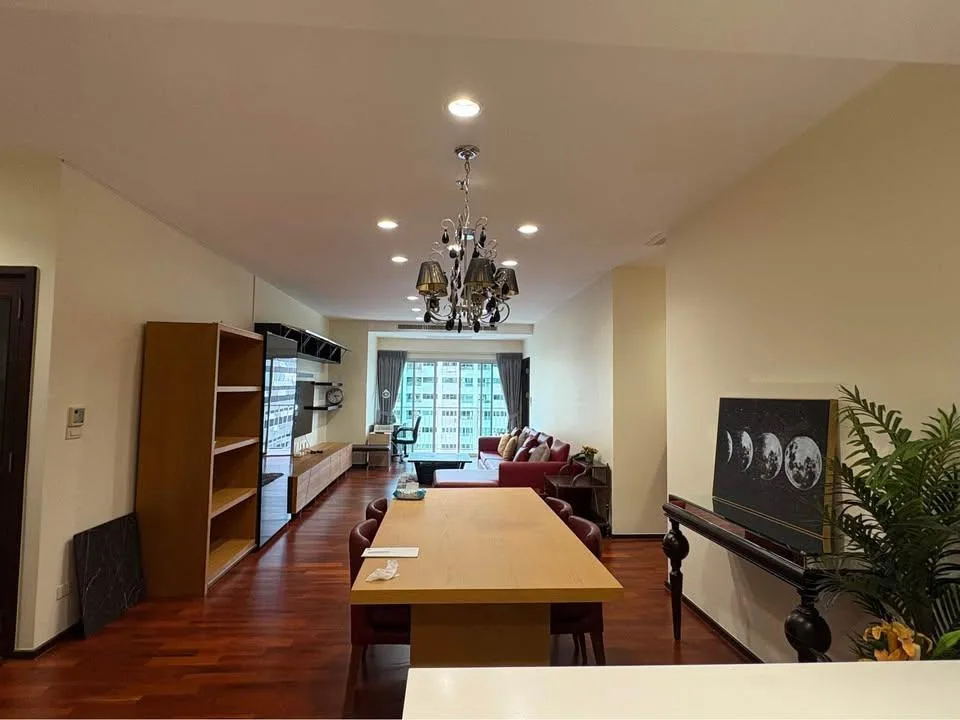 Property photos for Noble Ora