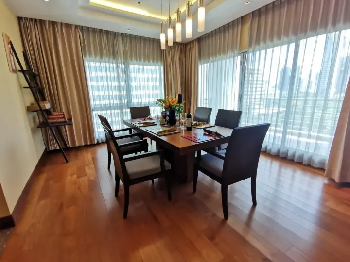 Property photos for Royal Residence Park