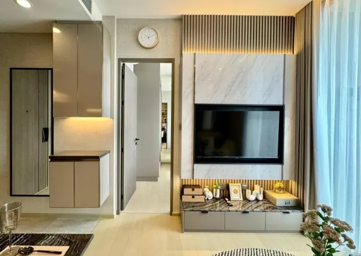 Property photos for The Extro Phayathai-rangnam