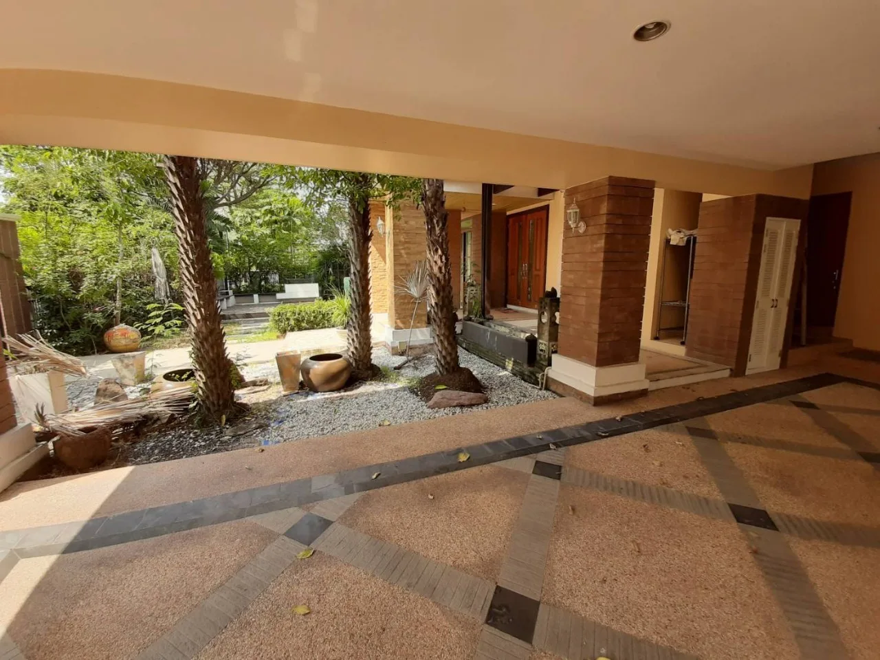 Property photos for Moobaan Narasiri Pattanakarn-srinakarindra