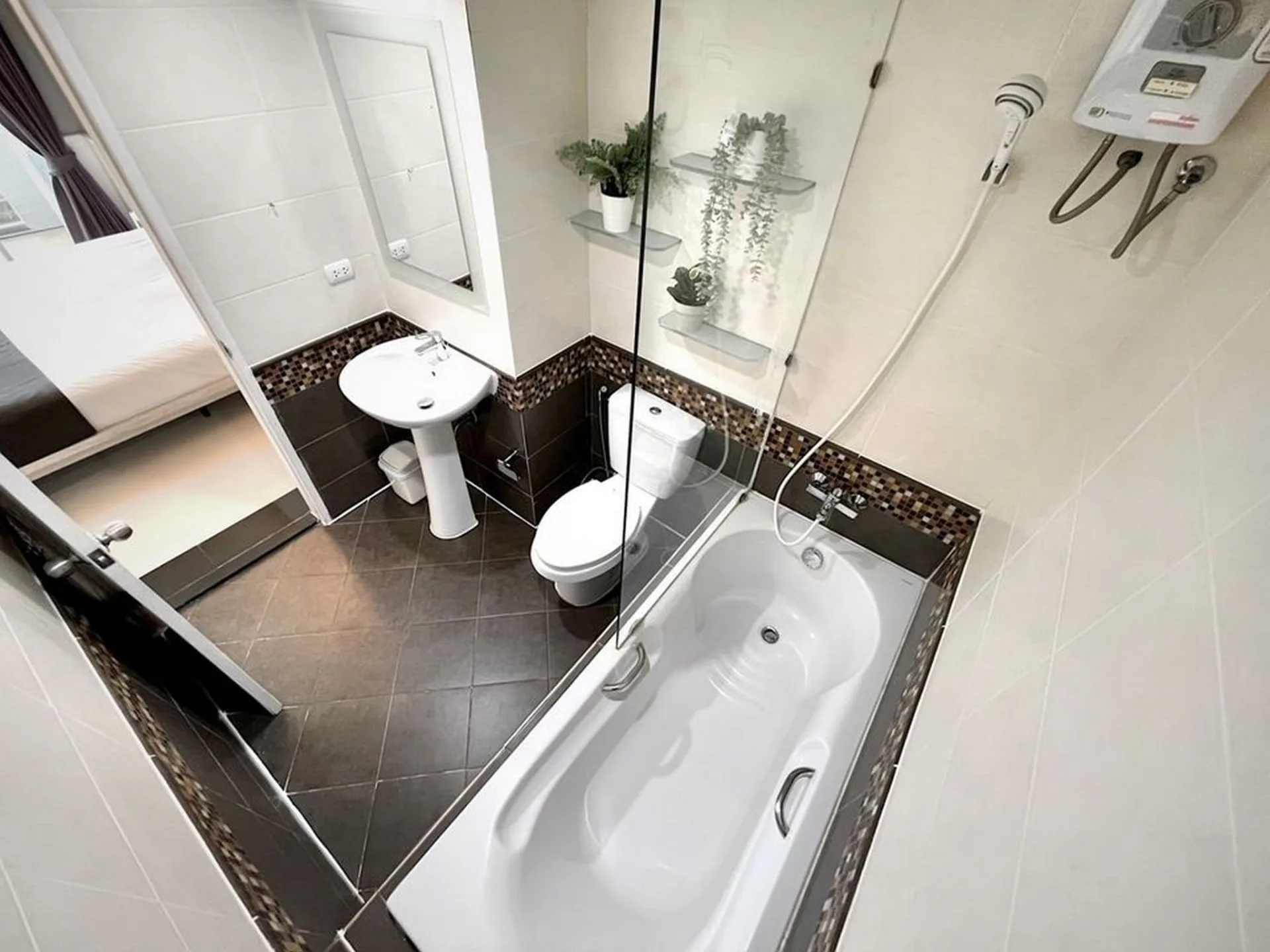 Property photos for The Waterford Sukhumvit 50 Onnut