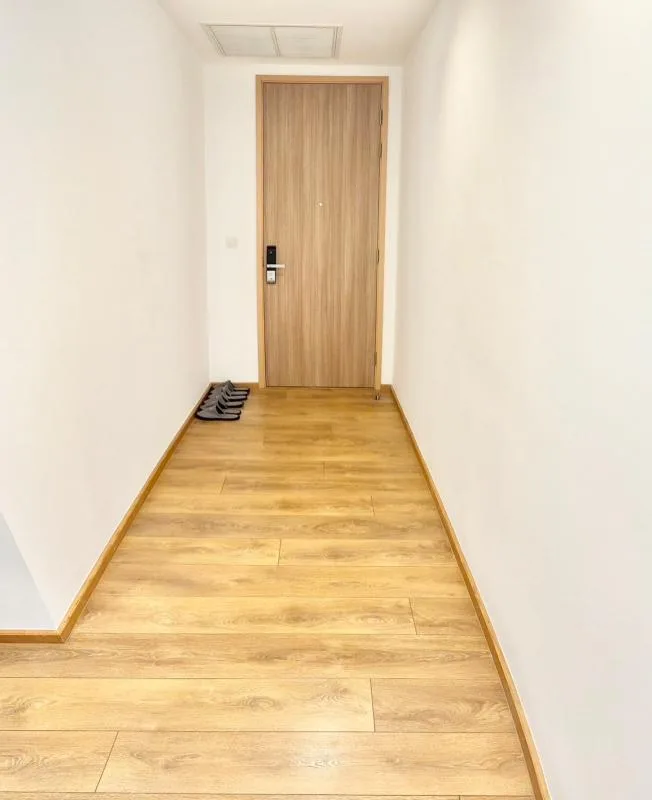 Property photos for Noble BE 33