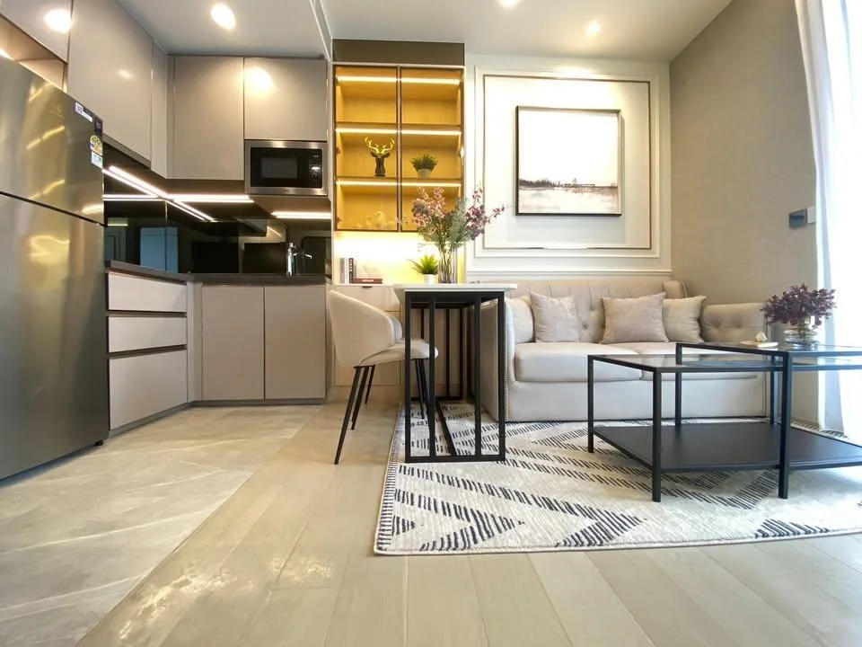 Property photos for The Extro Phayathai-rangnam