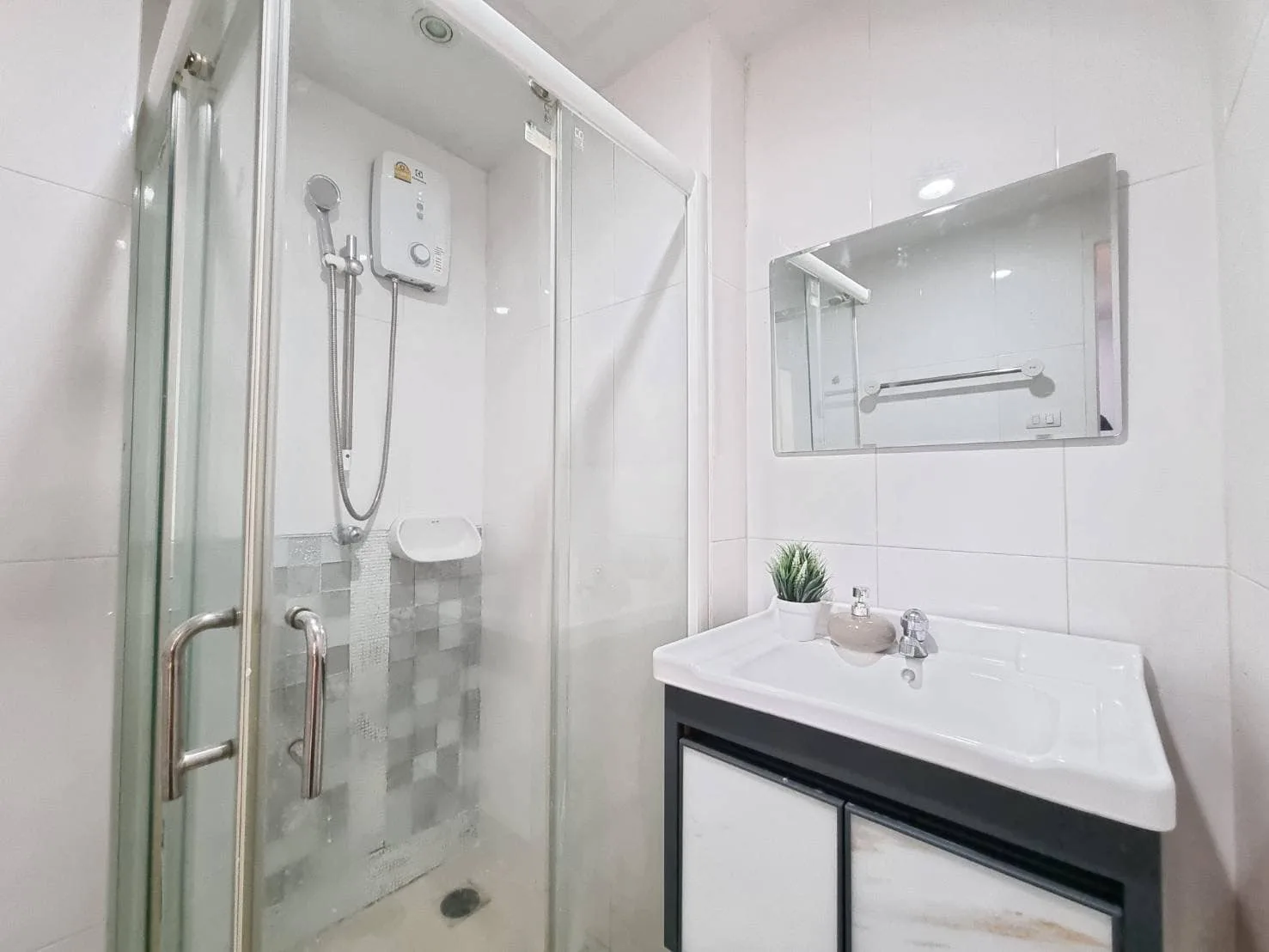 Property photos for The Escape Condominium Sukhumvit 101/1