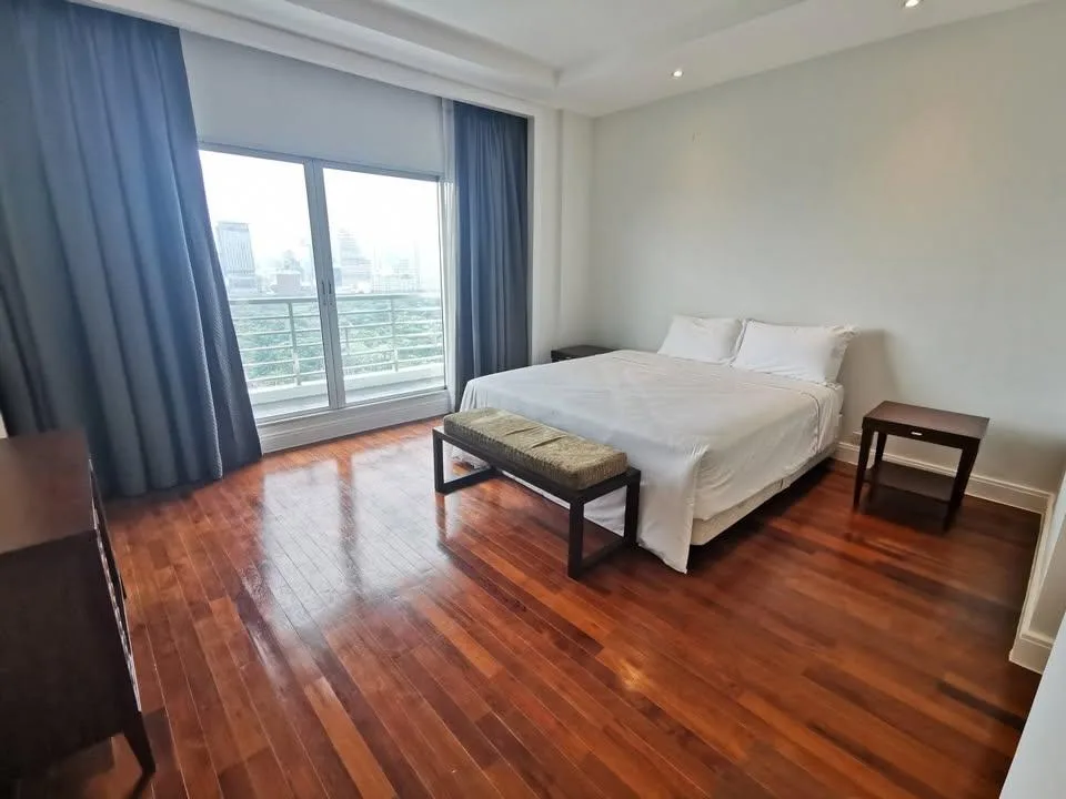 Property photos for Royal Residence Park