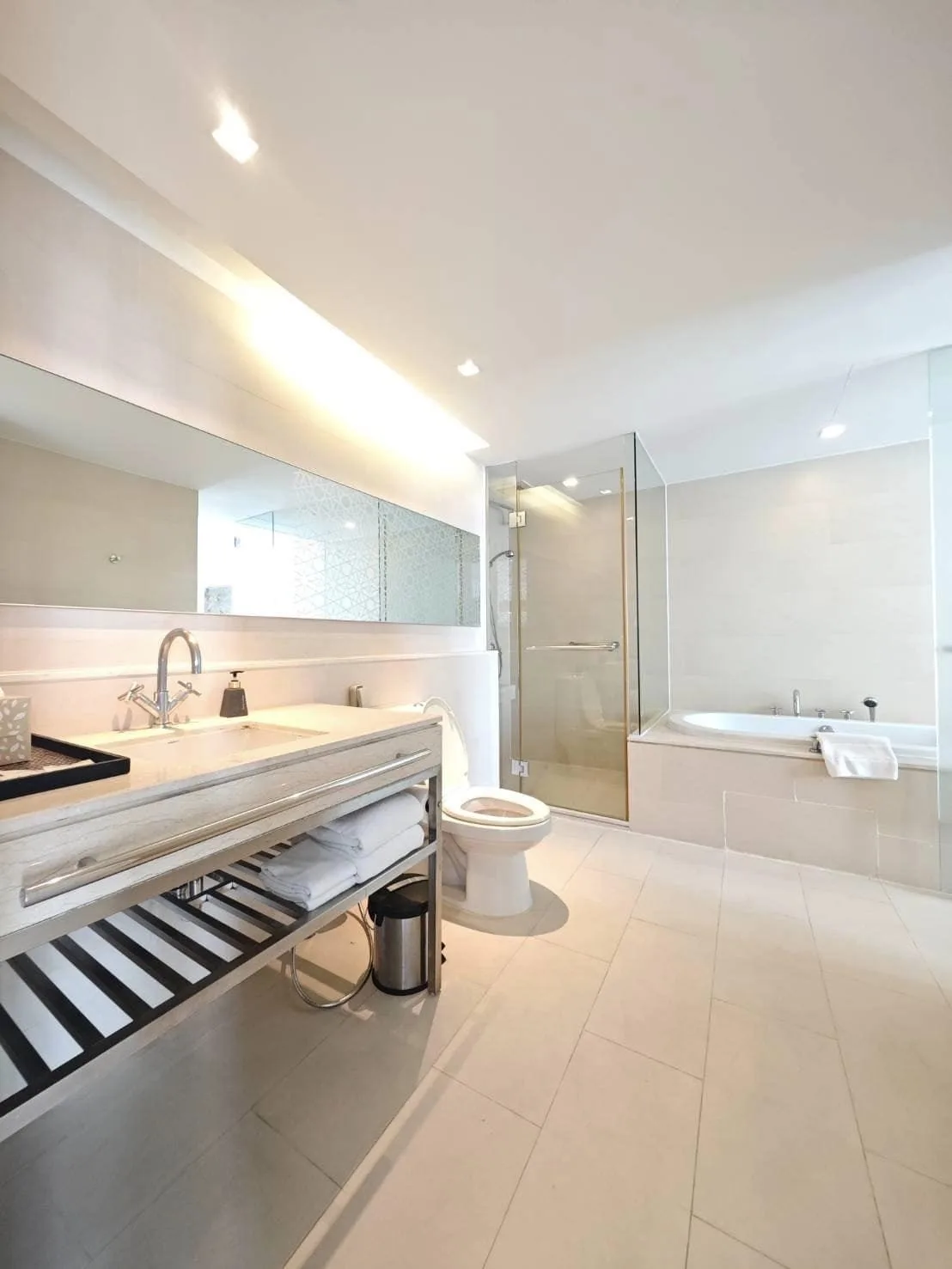 Property photos for Sathorn Heritage