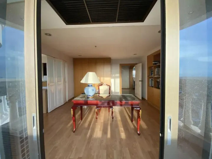 Property photos for State Tower