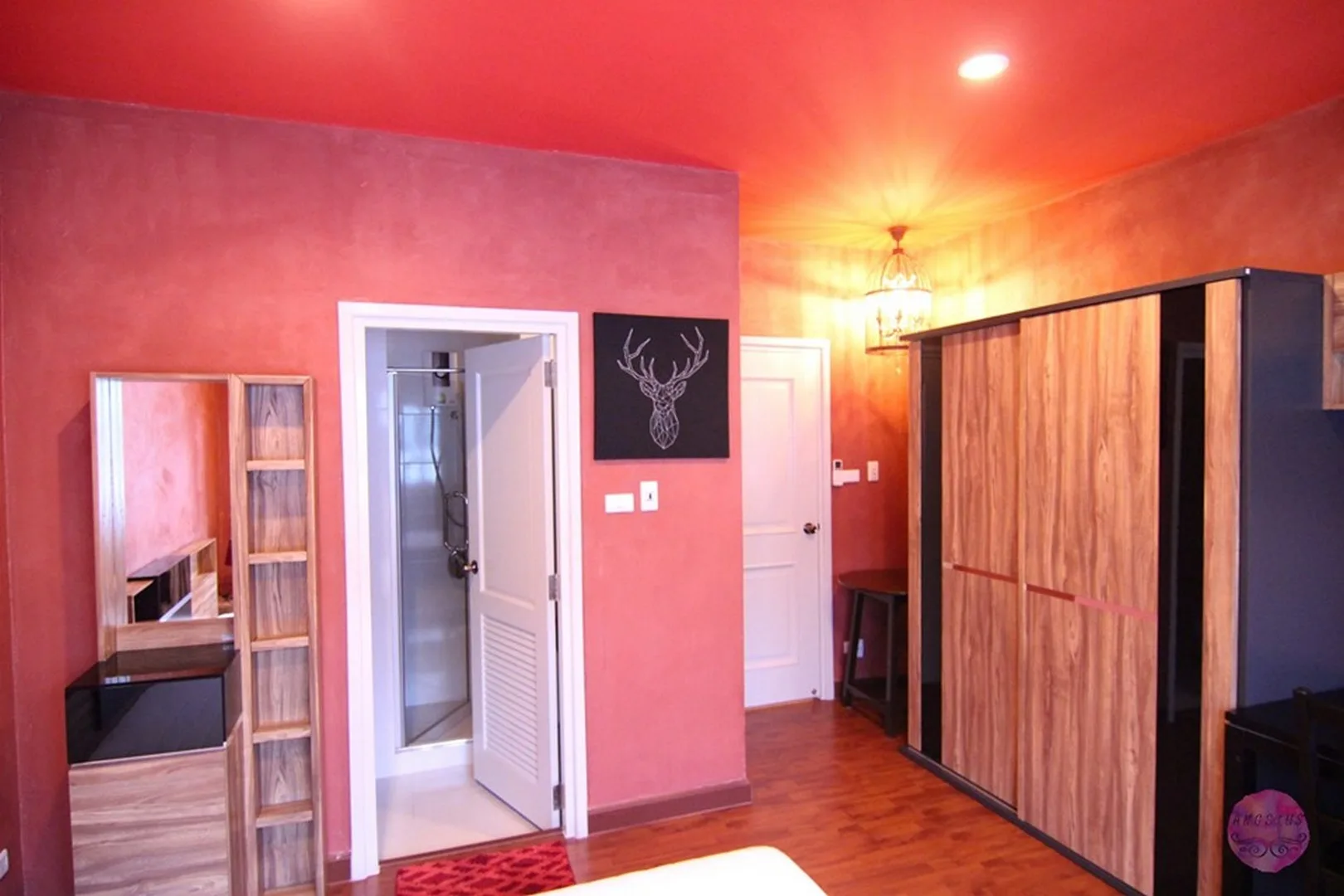 Property photos for Leon Sukhumvit 62