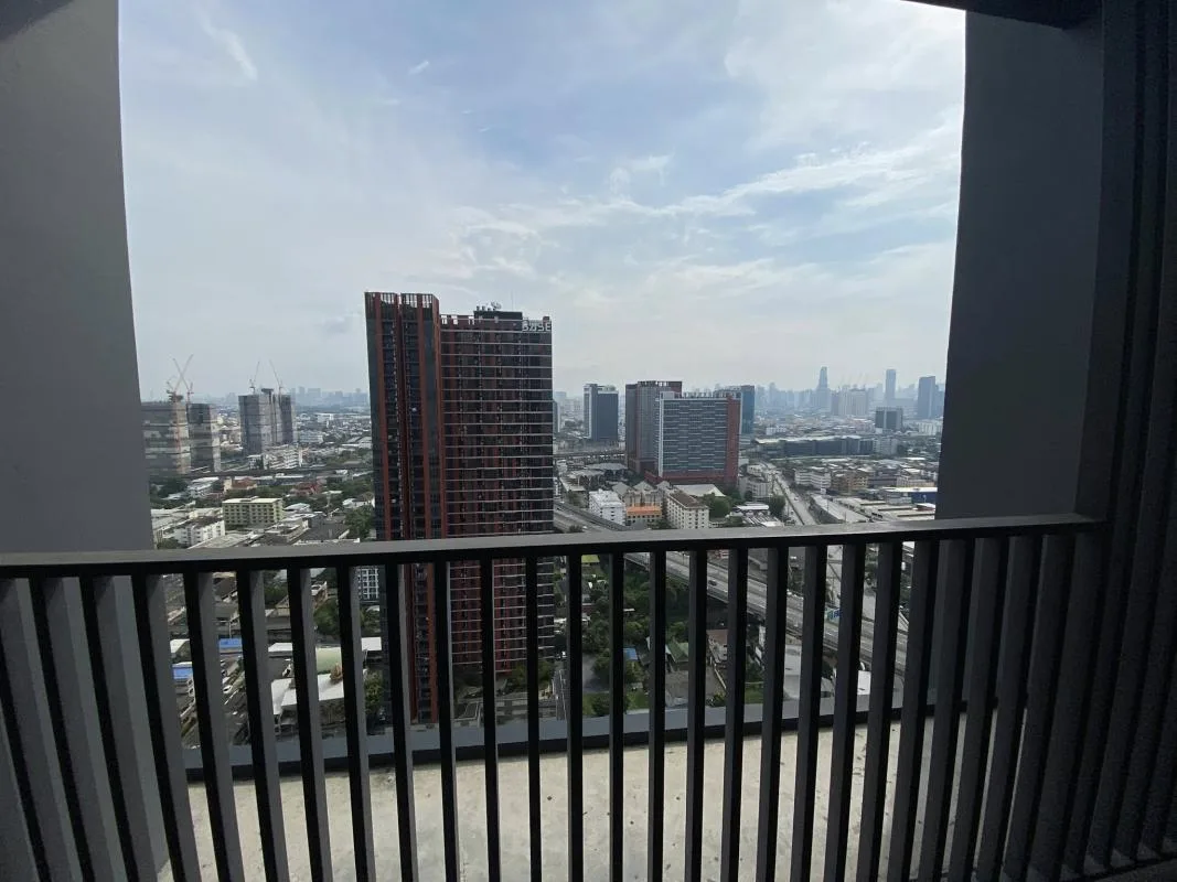Property photos for Metris Rama 9-ramkhamhaeng
