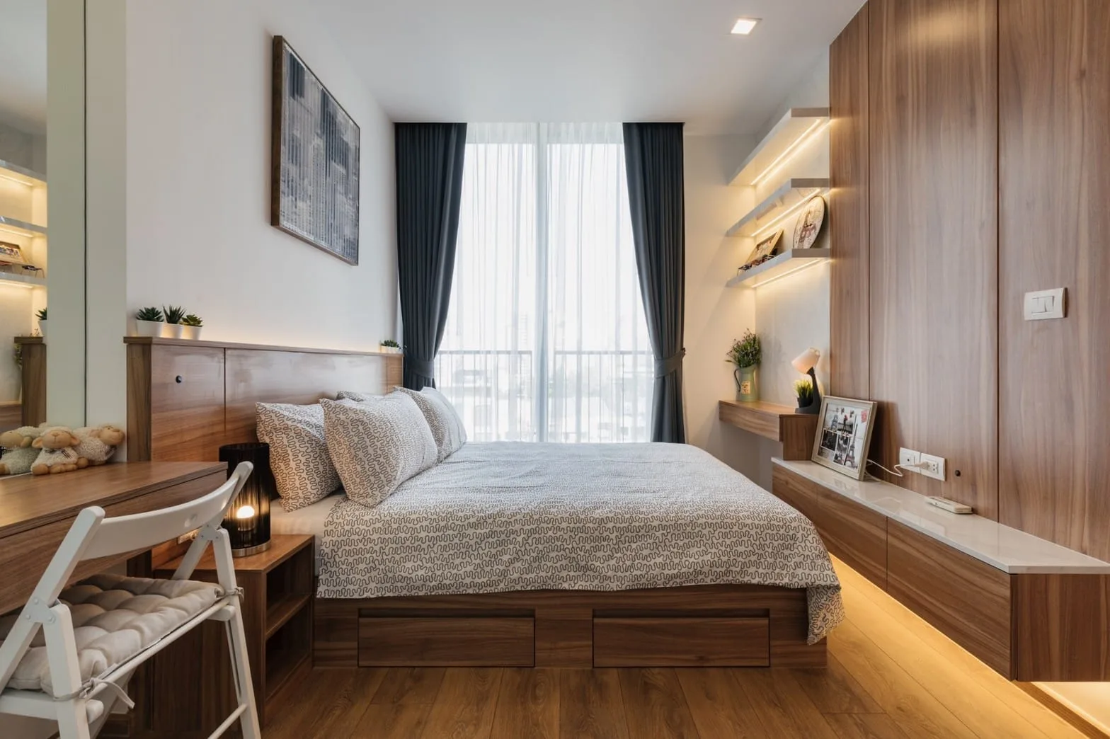 Property photos for Noble BE 33