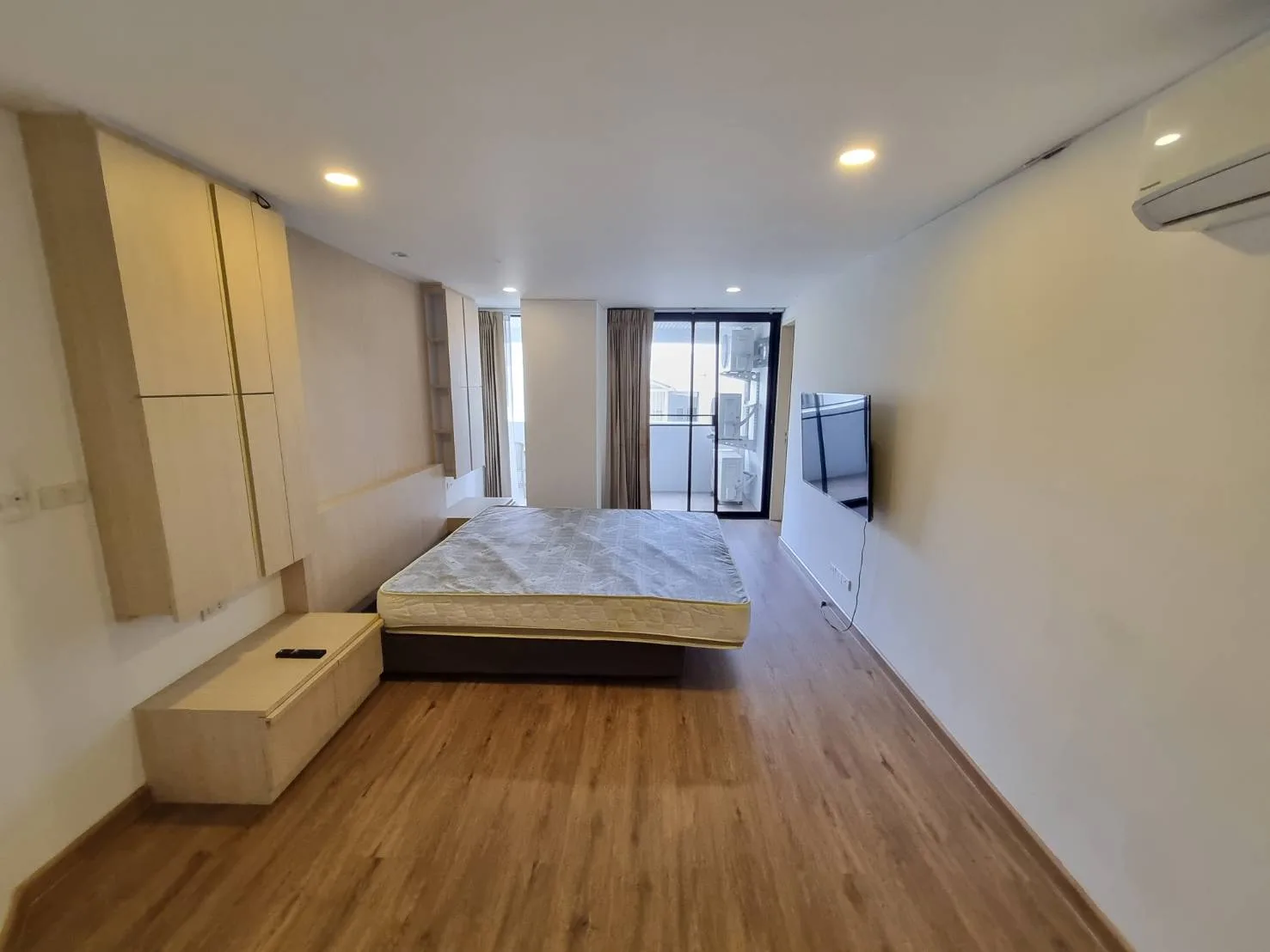 Property photos for Inter Tower