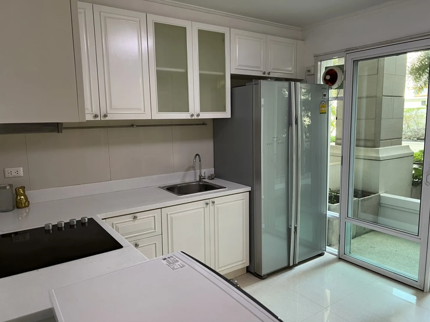 Property photos for La Vie En Rose Place