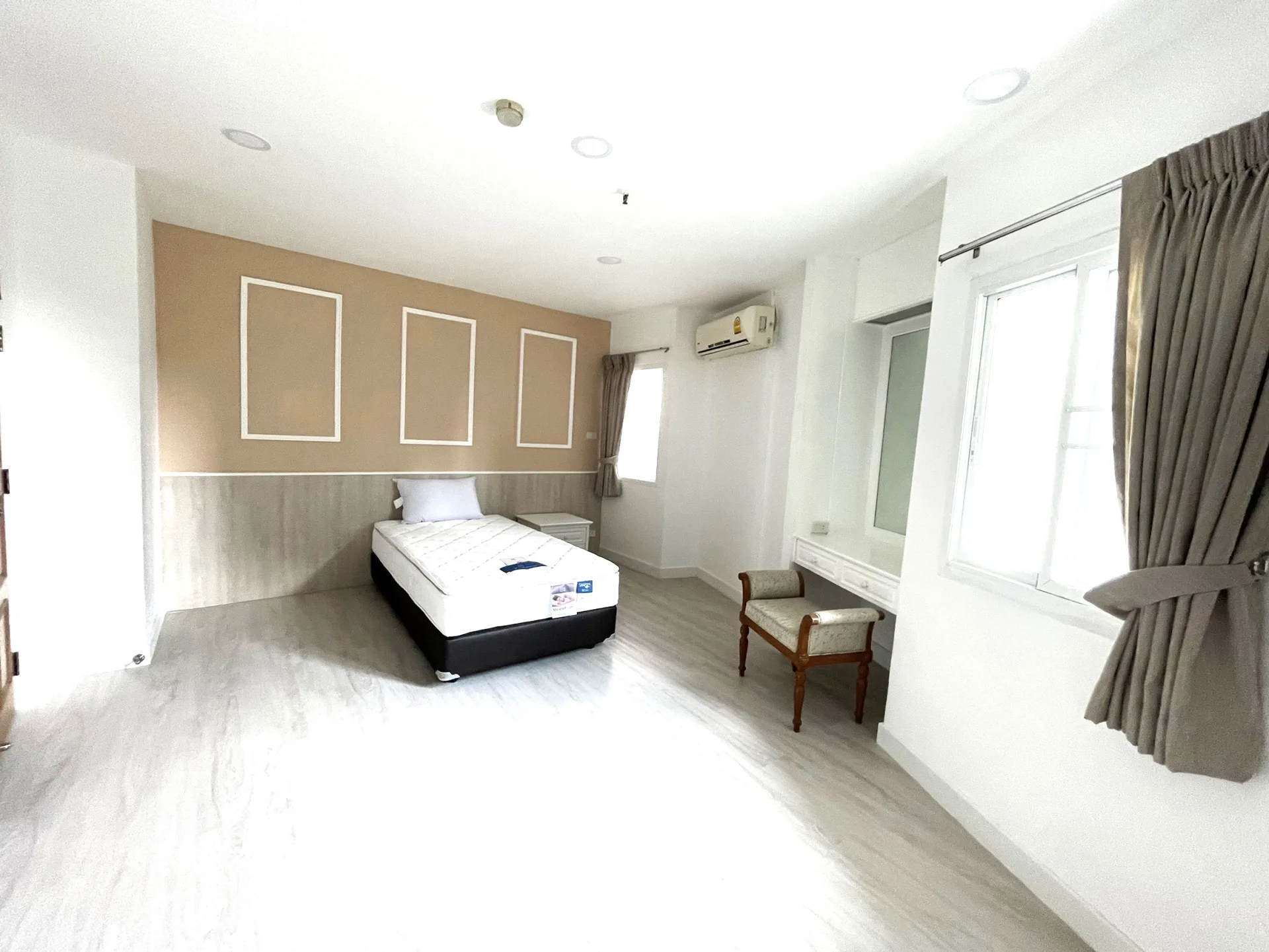 Property photos for Fifty Fifth Tower