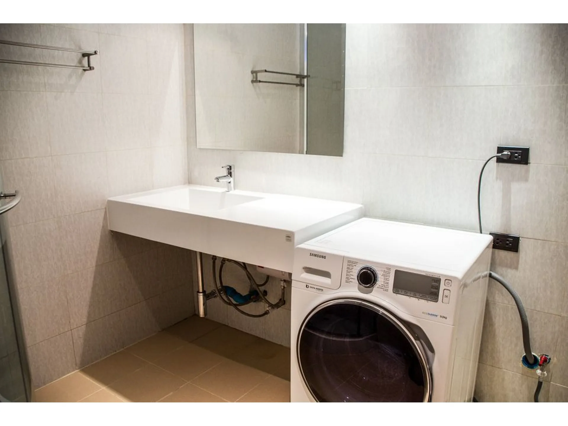 Property photos for Diamond Tower