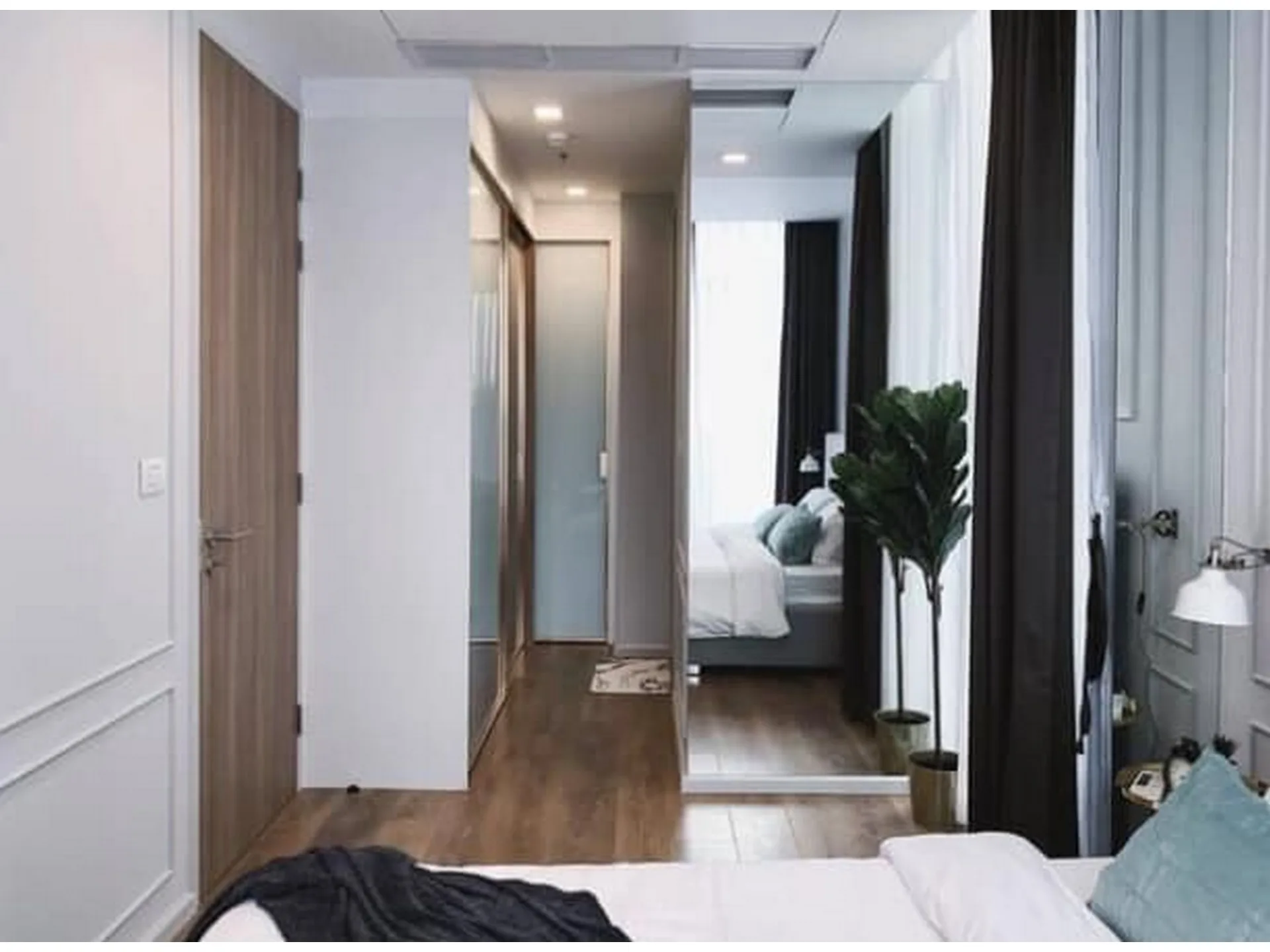 Property photos for Noble BE 33