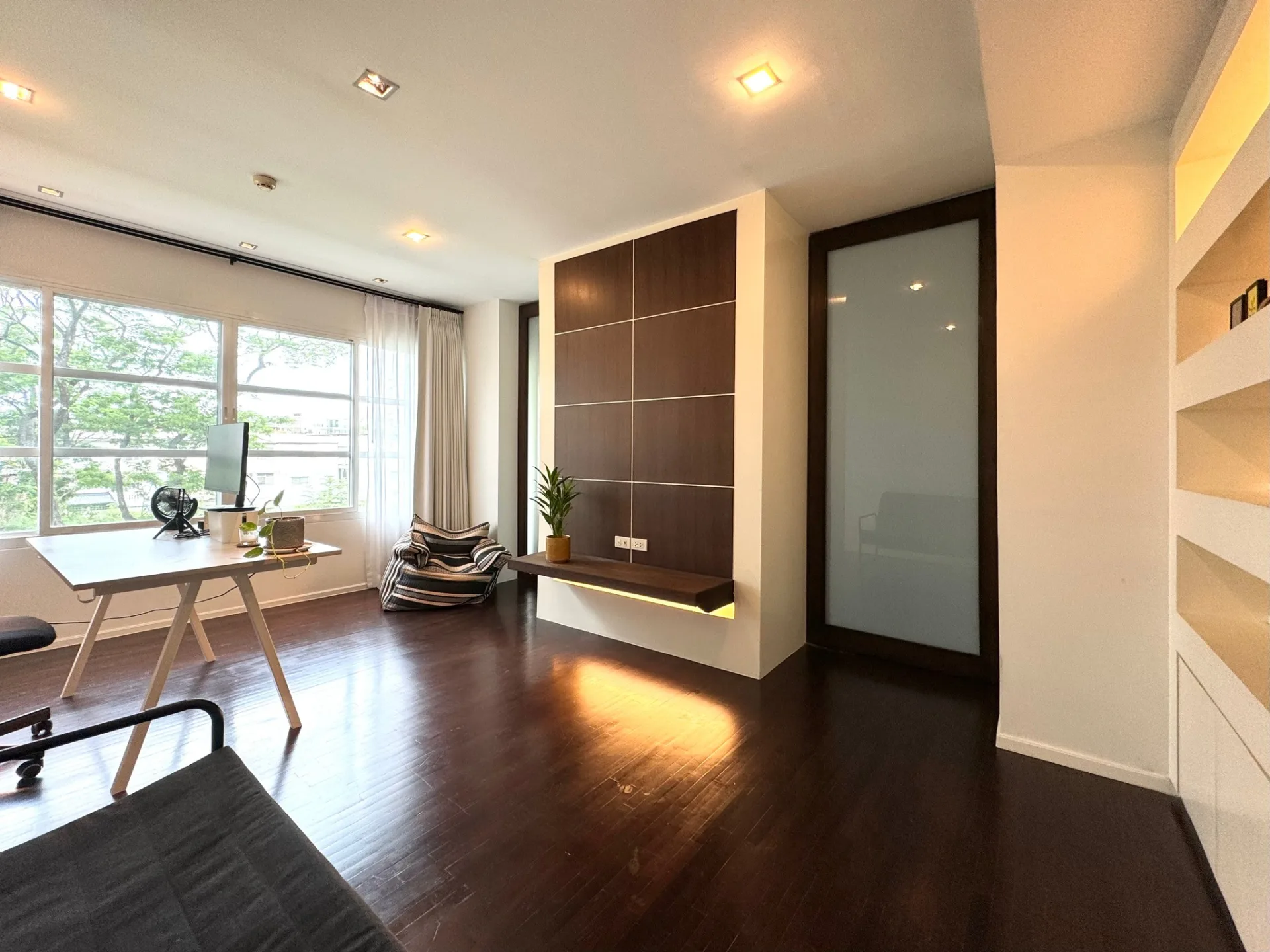 Property photos for Supreme Elegance