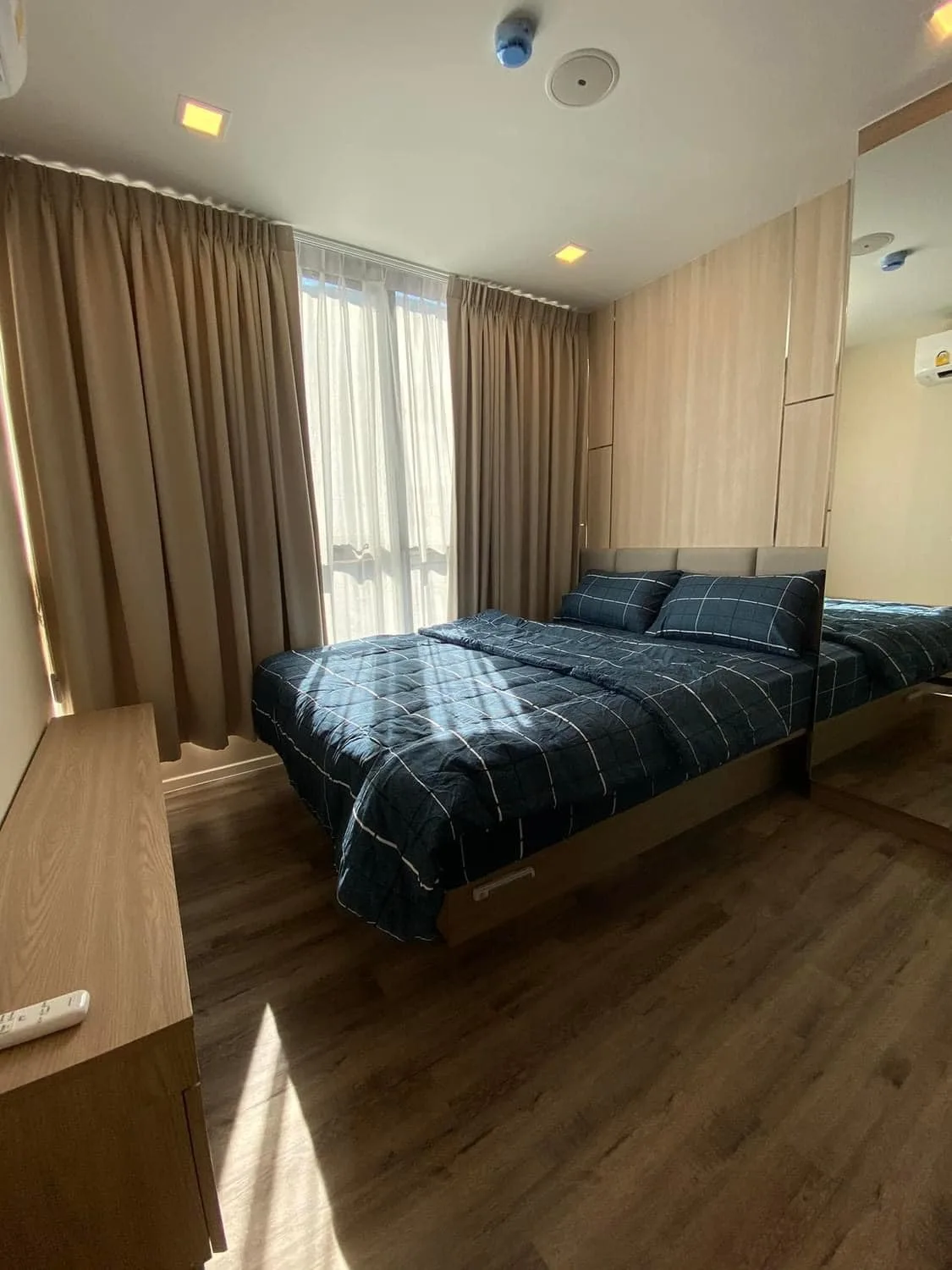 Property photos for Brown Condo Huaikwang