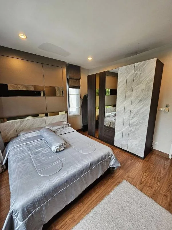 Property photos for Villa Arcadia Srinakarin