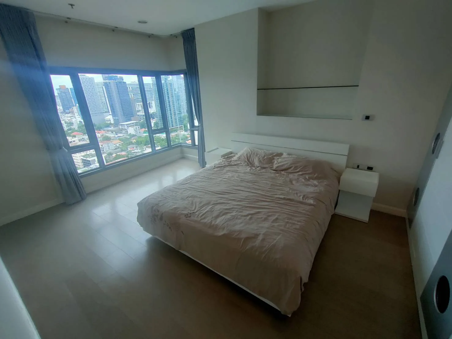 Property photos for The Crest Sukhumvit 34