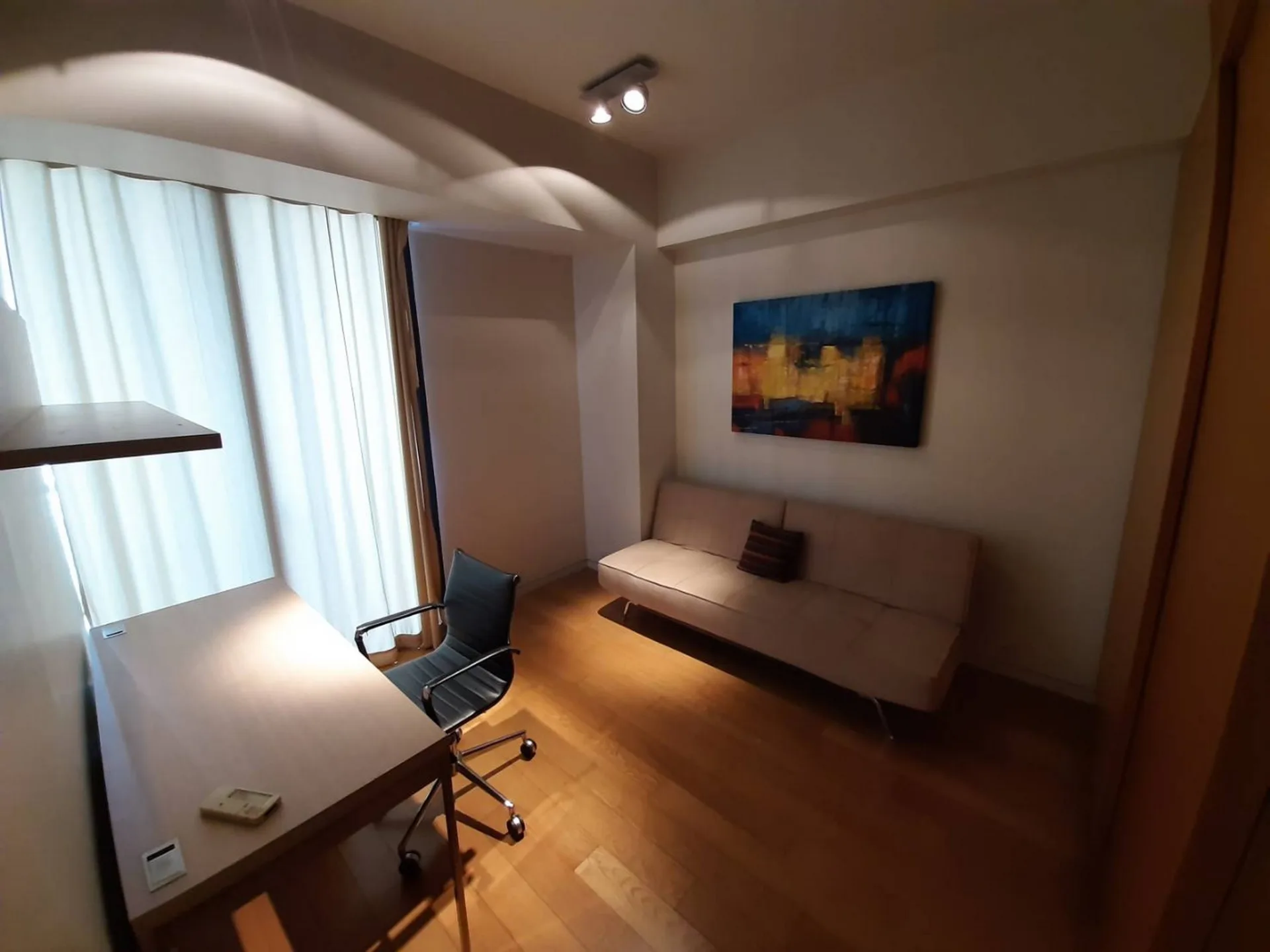 Property photos for The Met