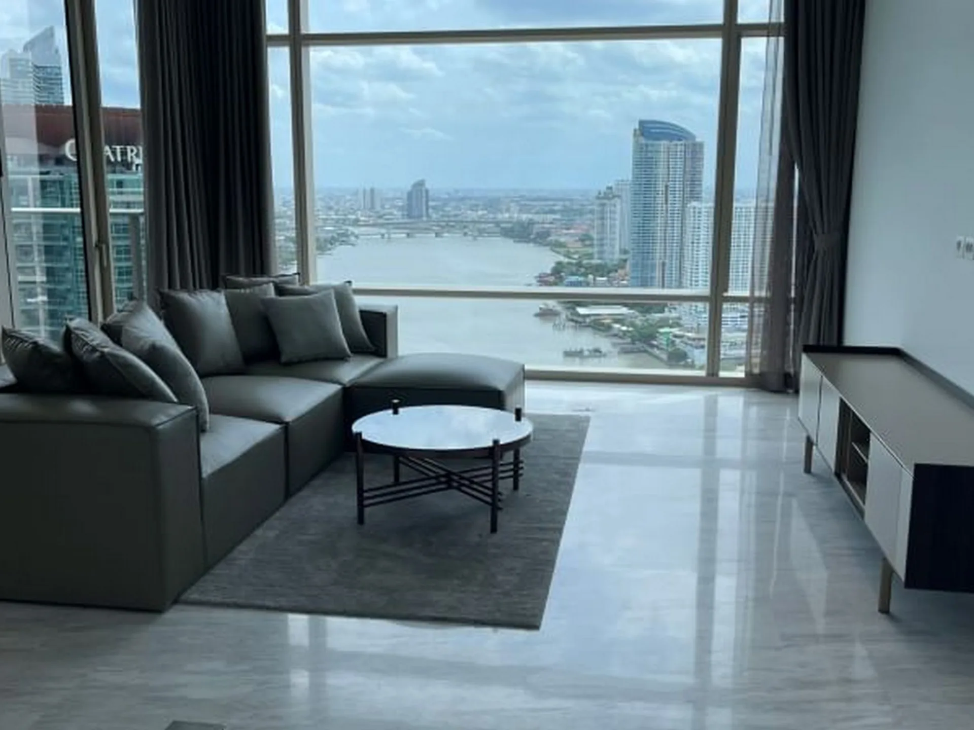 Property photos for Four Seasons Private Residences Bangkok