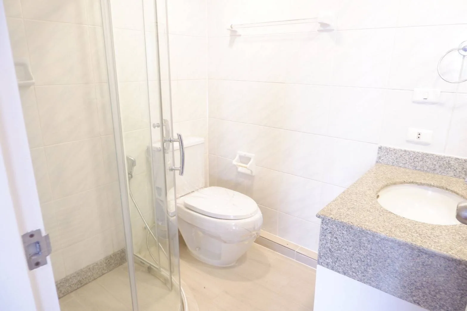 Property photos for Omni Tower Sukhumvit Nana