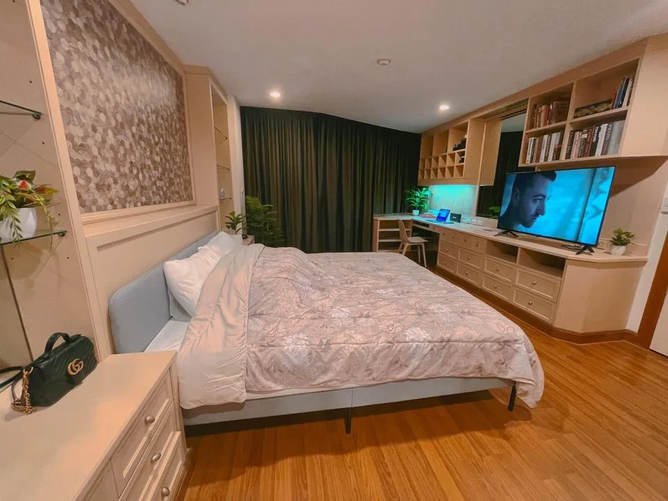 Property photos for The Royal Place 1