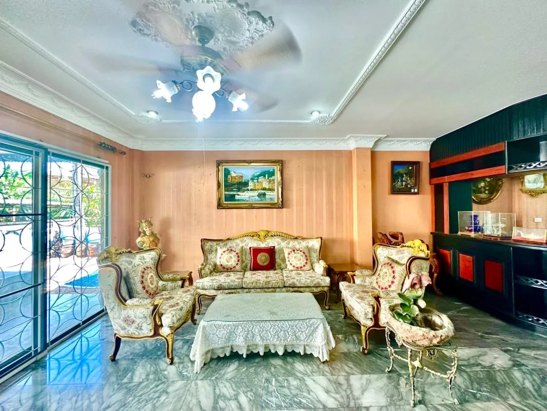 Property photos for Single House 4/109
