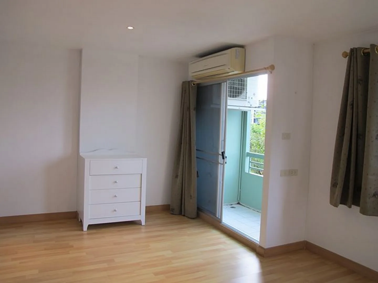 Property photos for Lumpini Center Sukhumvit 77