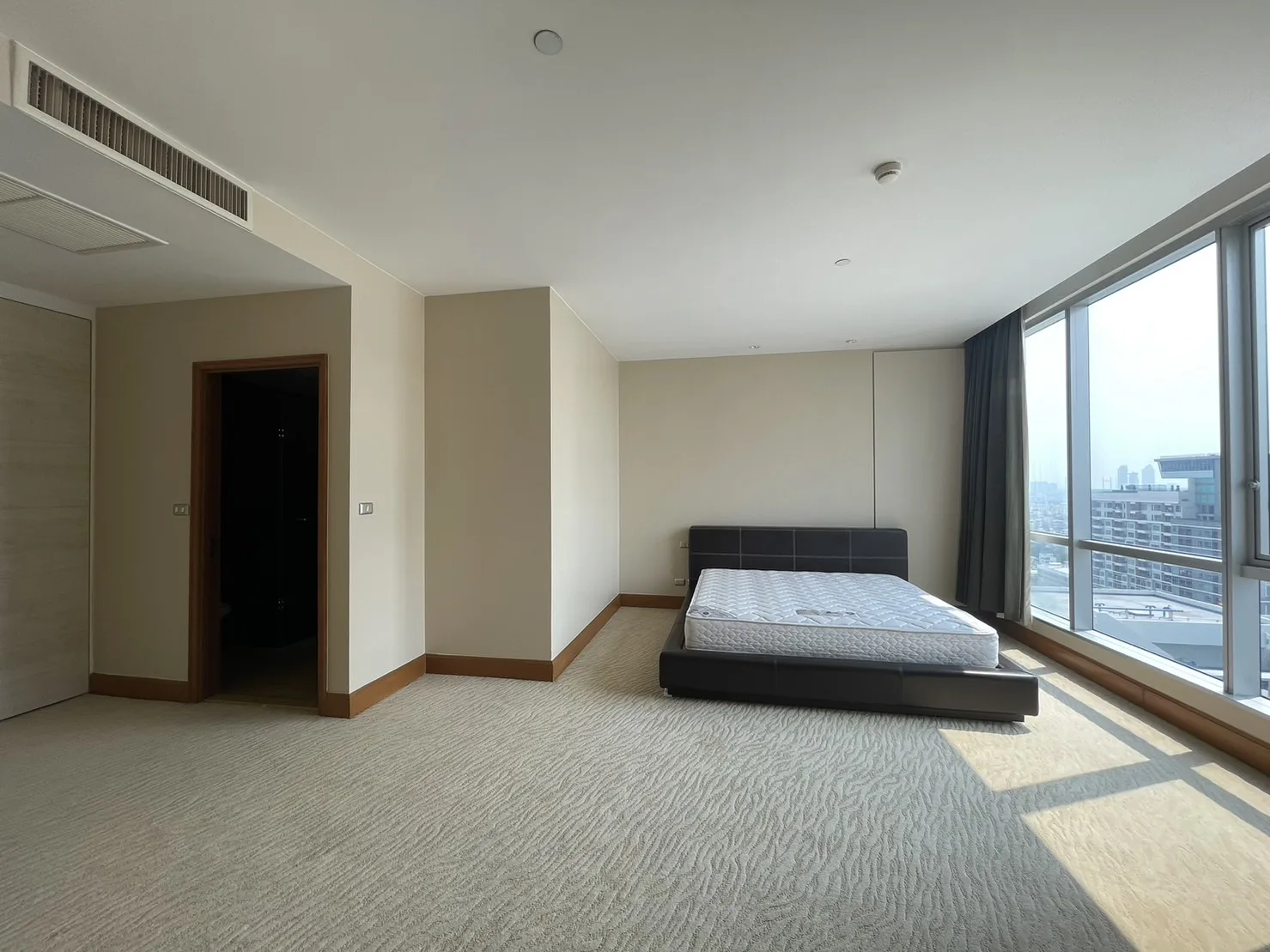 Property photos for Sky Villas Sathorn