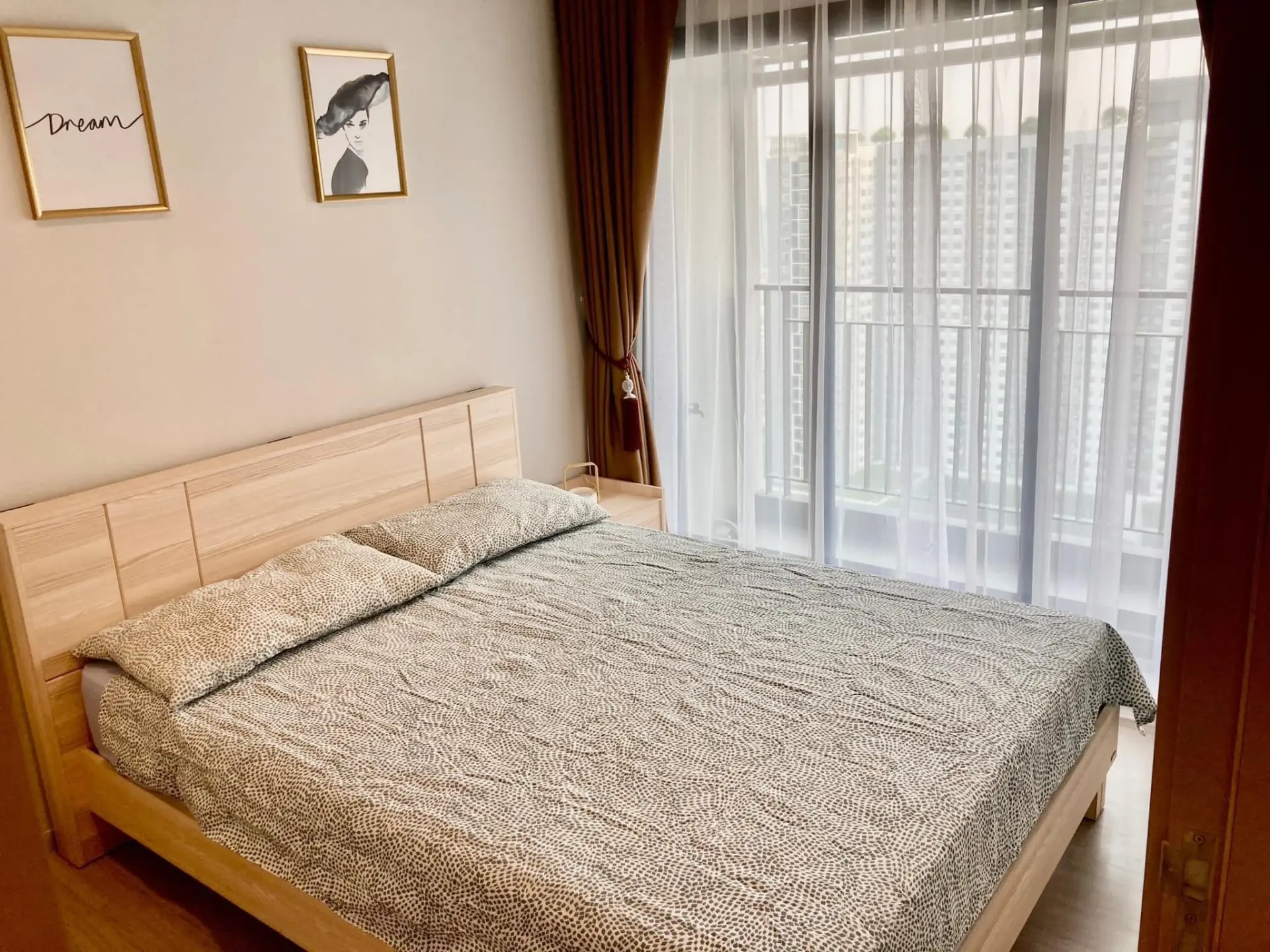 Property photos for Life Sathorn Sierra