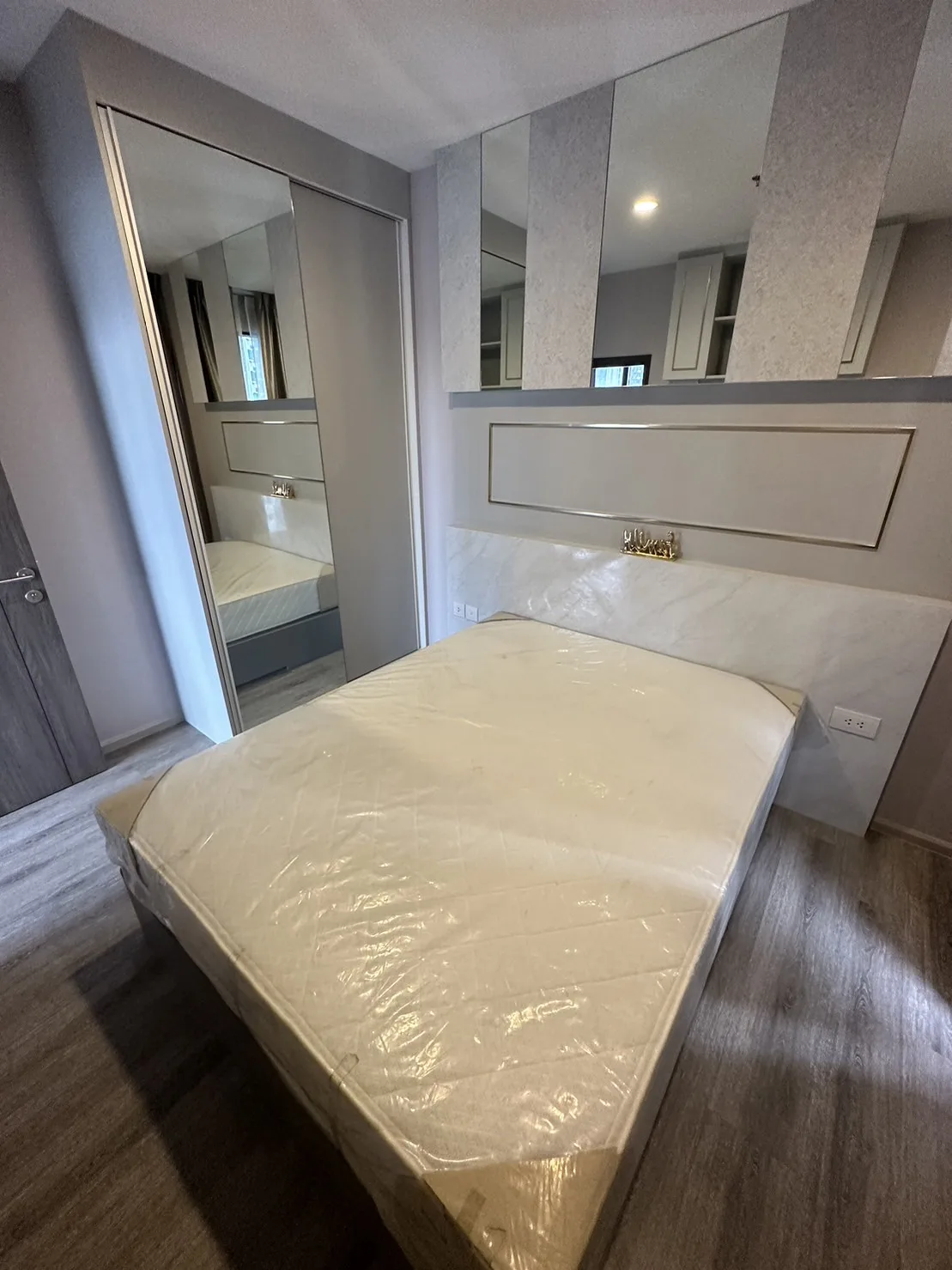 Property photos for Ideo Mobi Asoke