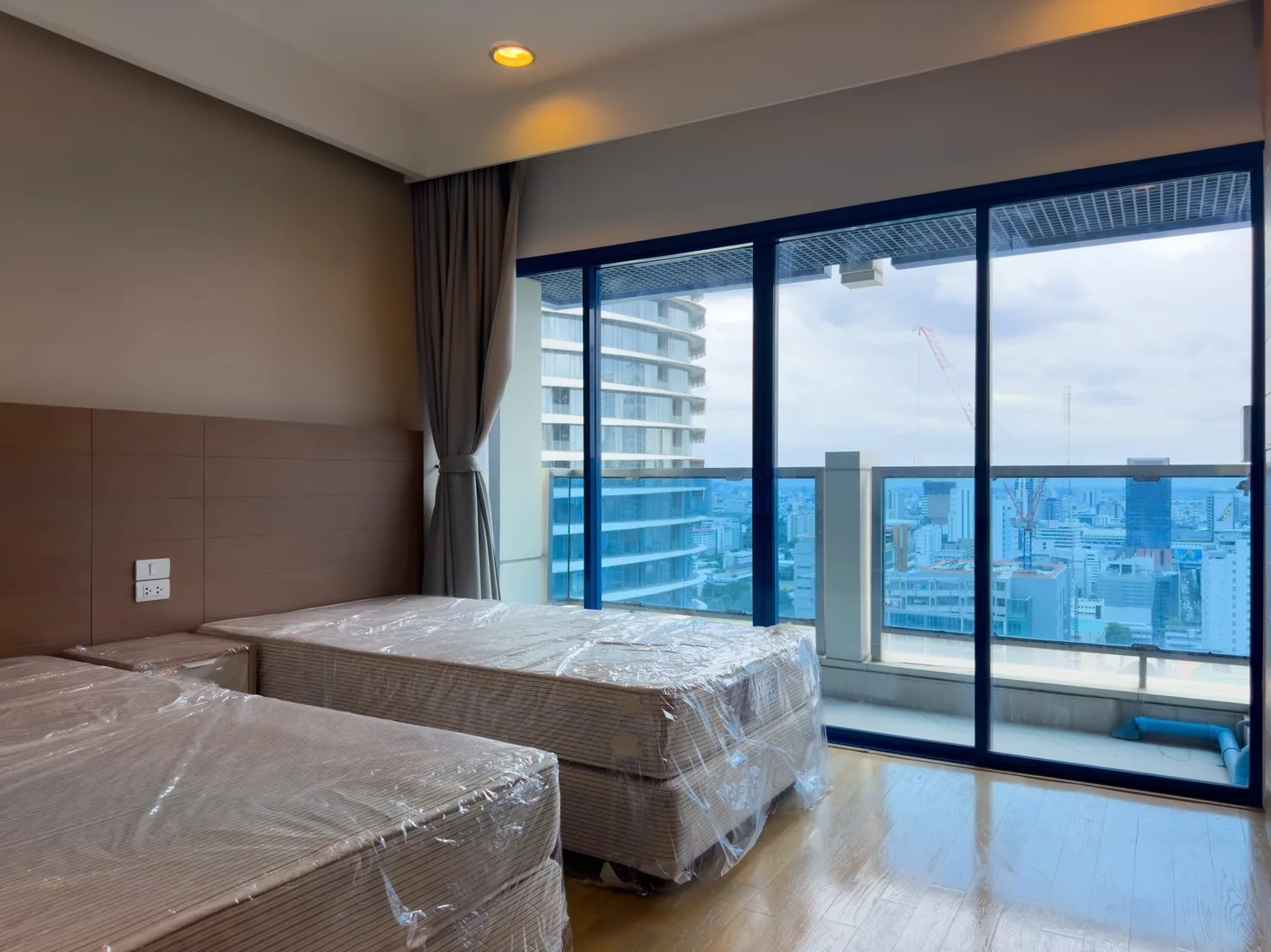Property photos for The Royal Maneeya