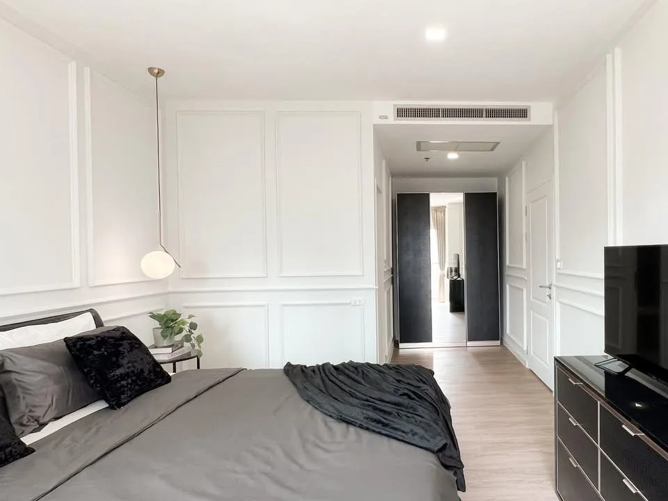 Property photos for Noble Refine