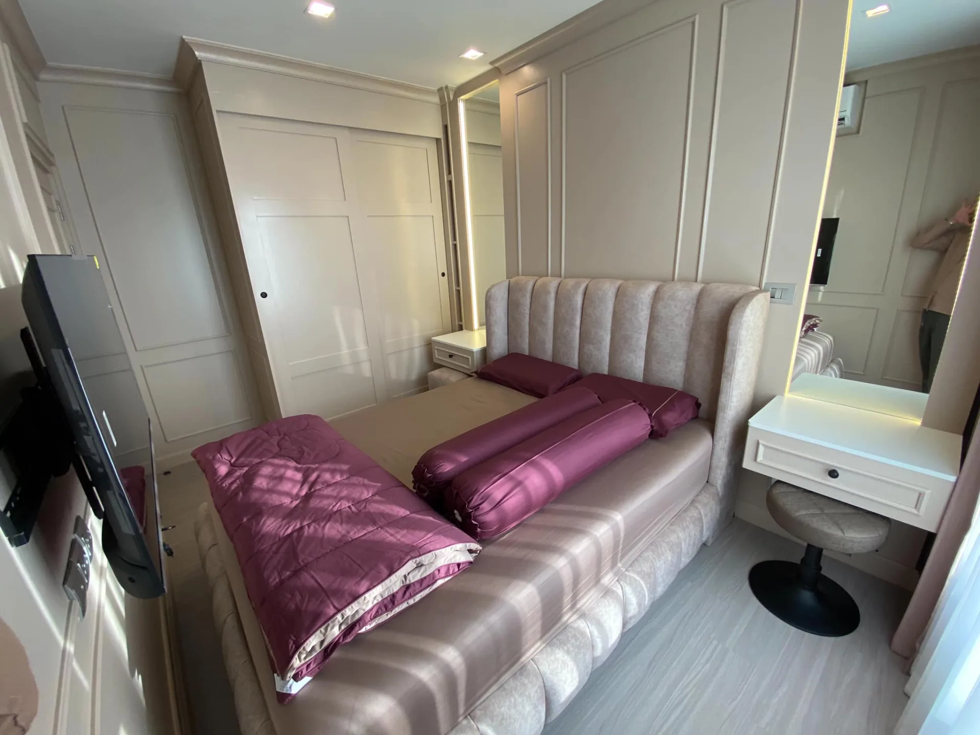 Property photos for Life Asoke Hype