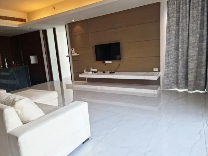 Property photos for Hansar Rajdamri