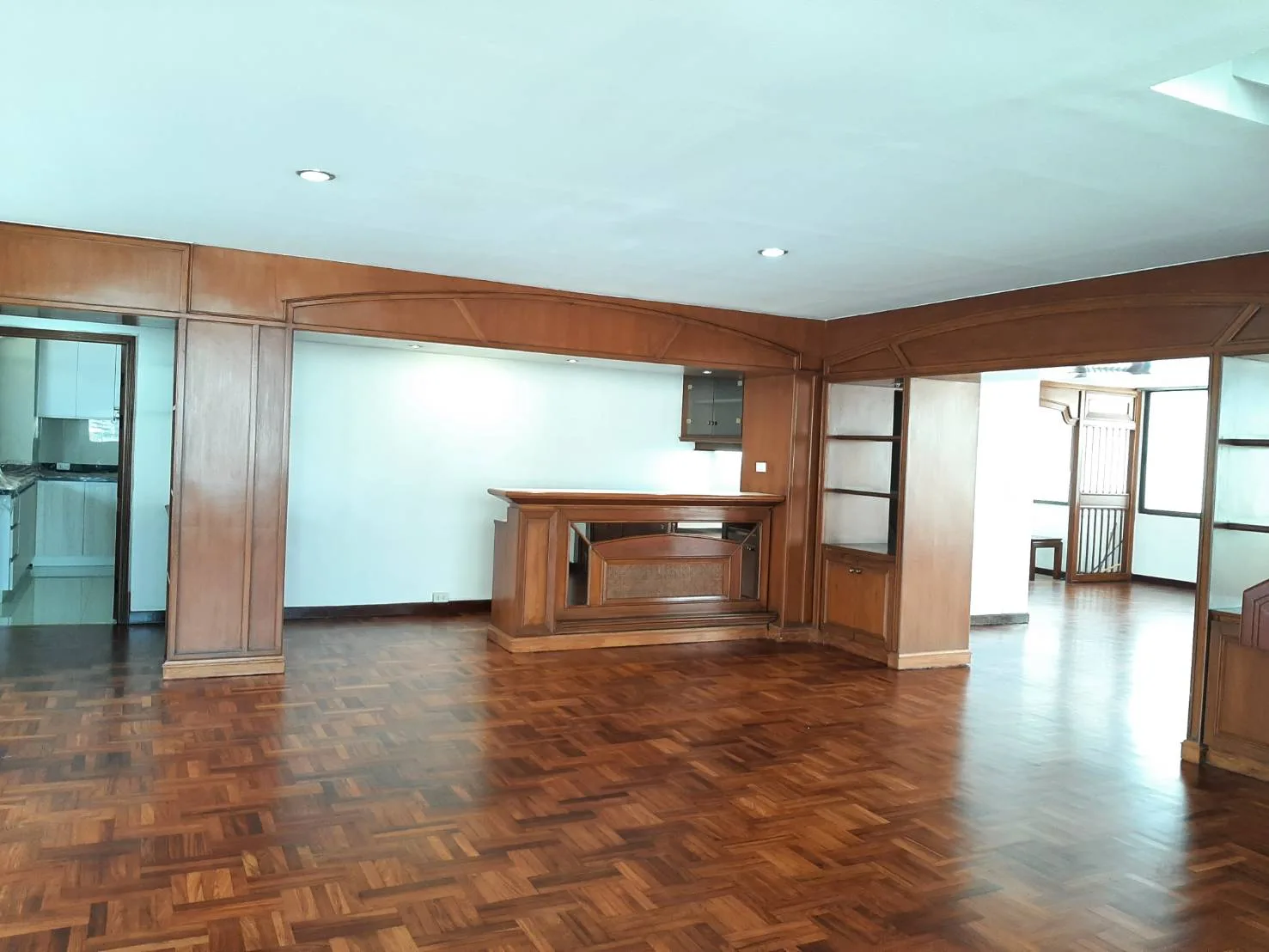 Property photos for Sriratana Mansion 1