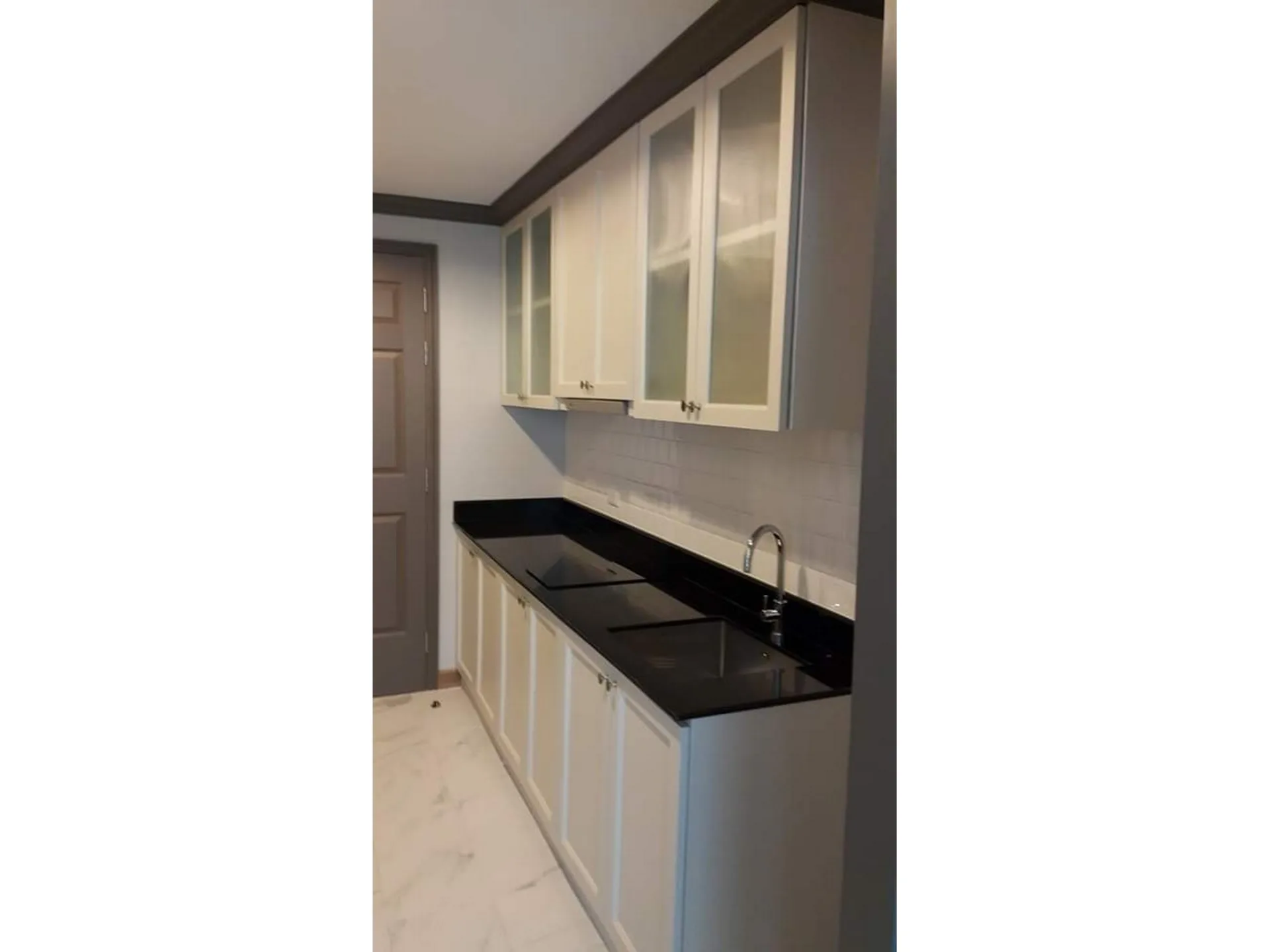 Property photos for The Reserve - Kasemsan 3