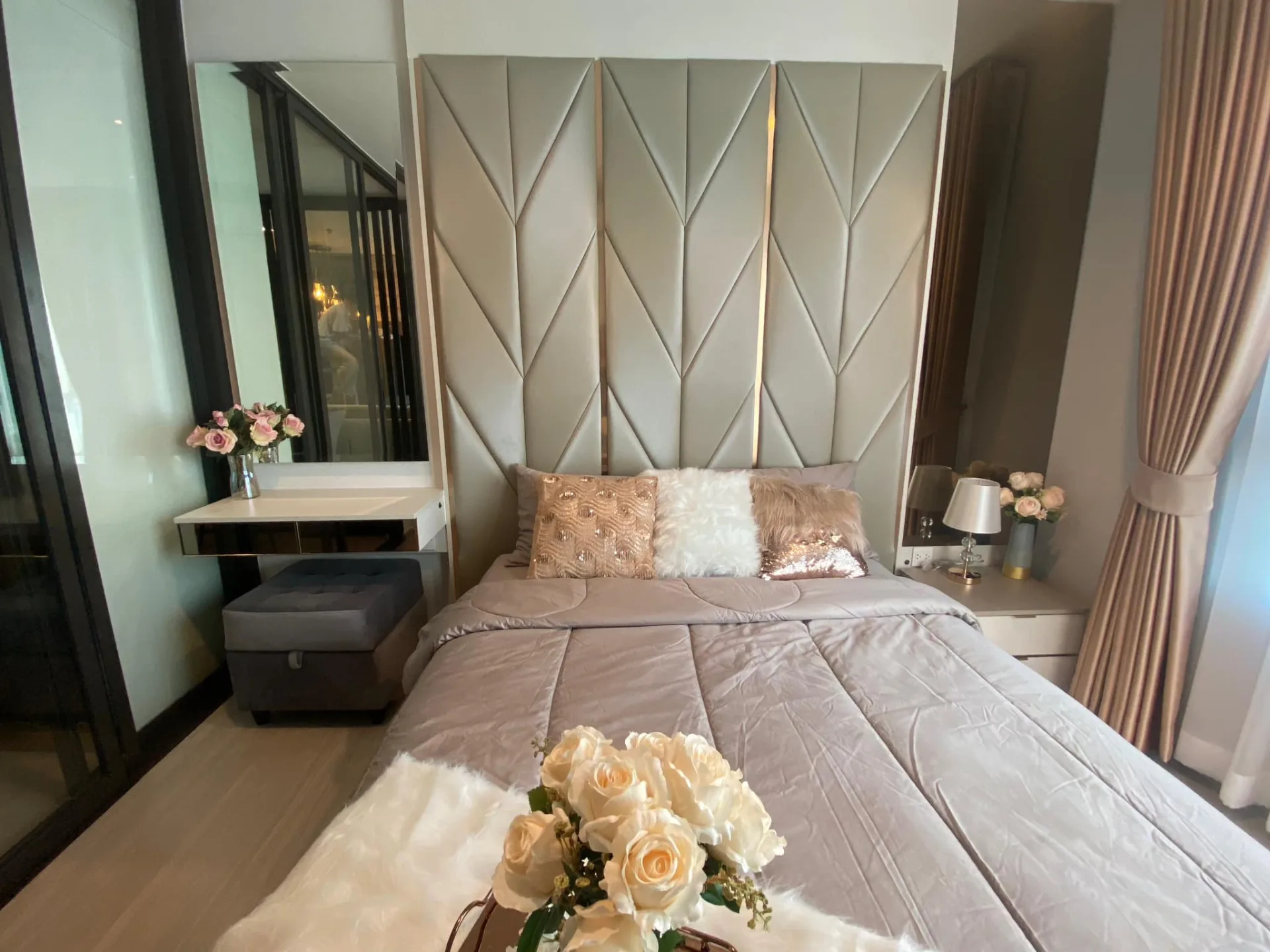 Property photos for Life Sathorn Sierra