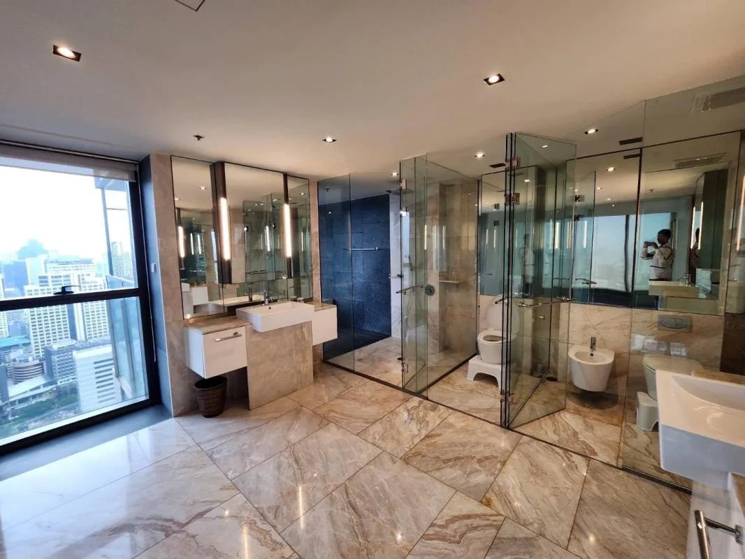 Property photos for The Met