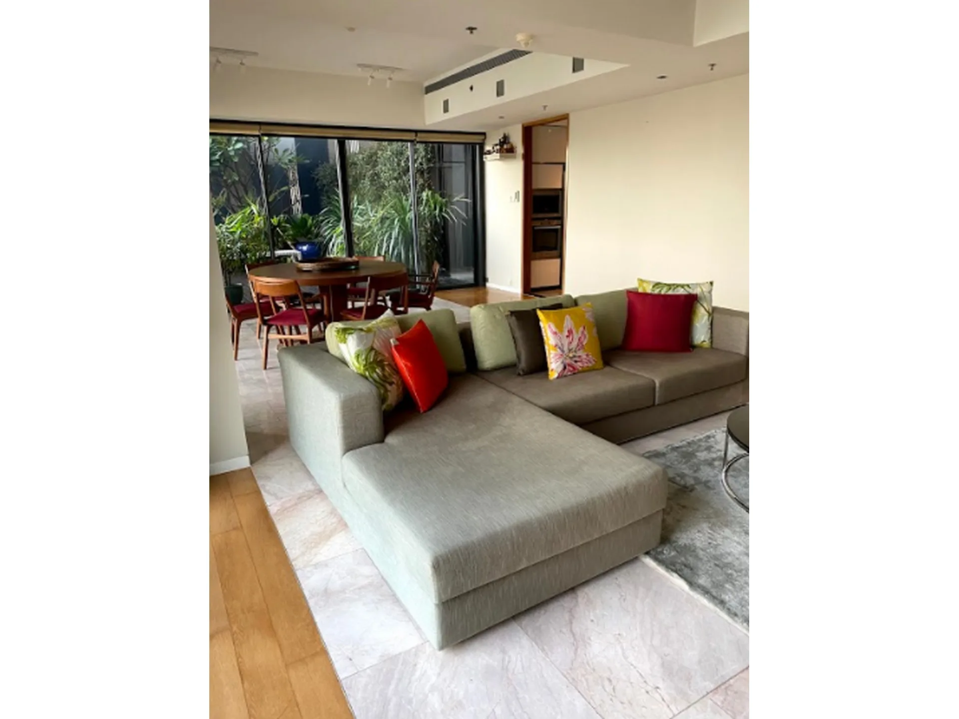 Property photos for The Met